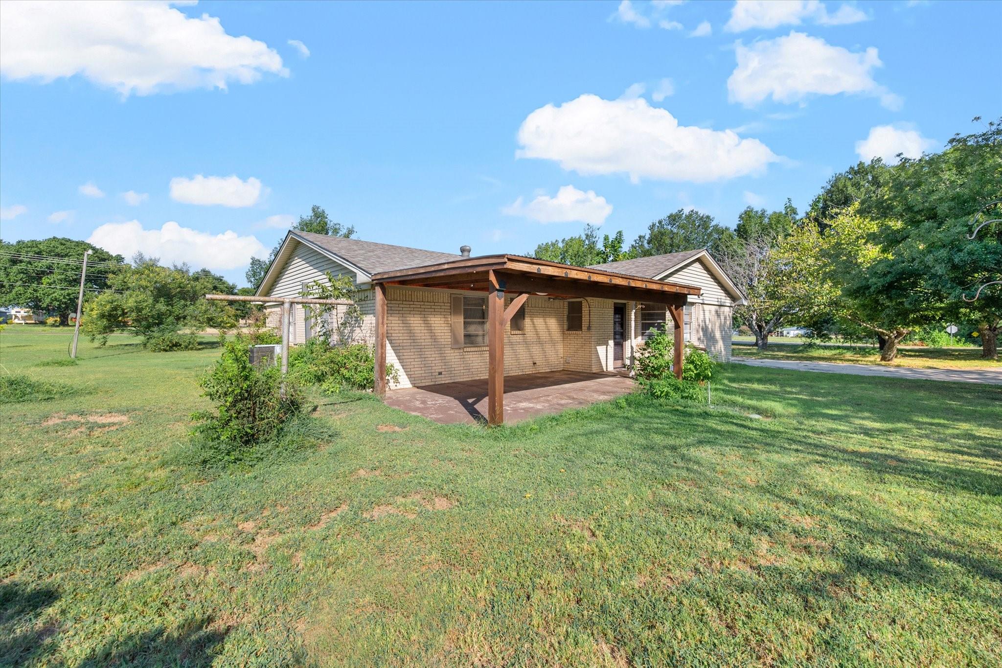 main property photo 11