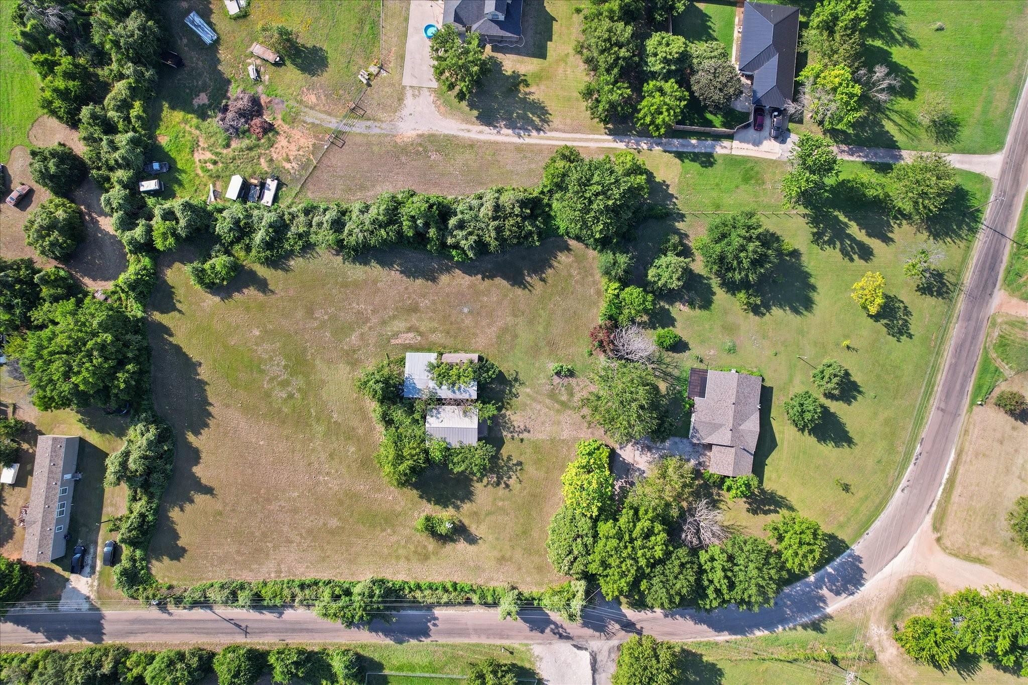 main property photo 37