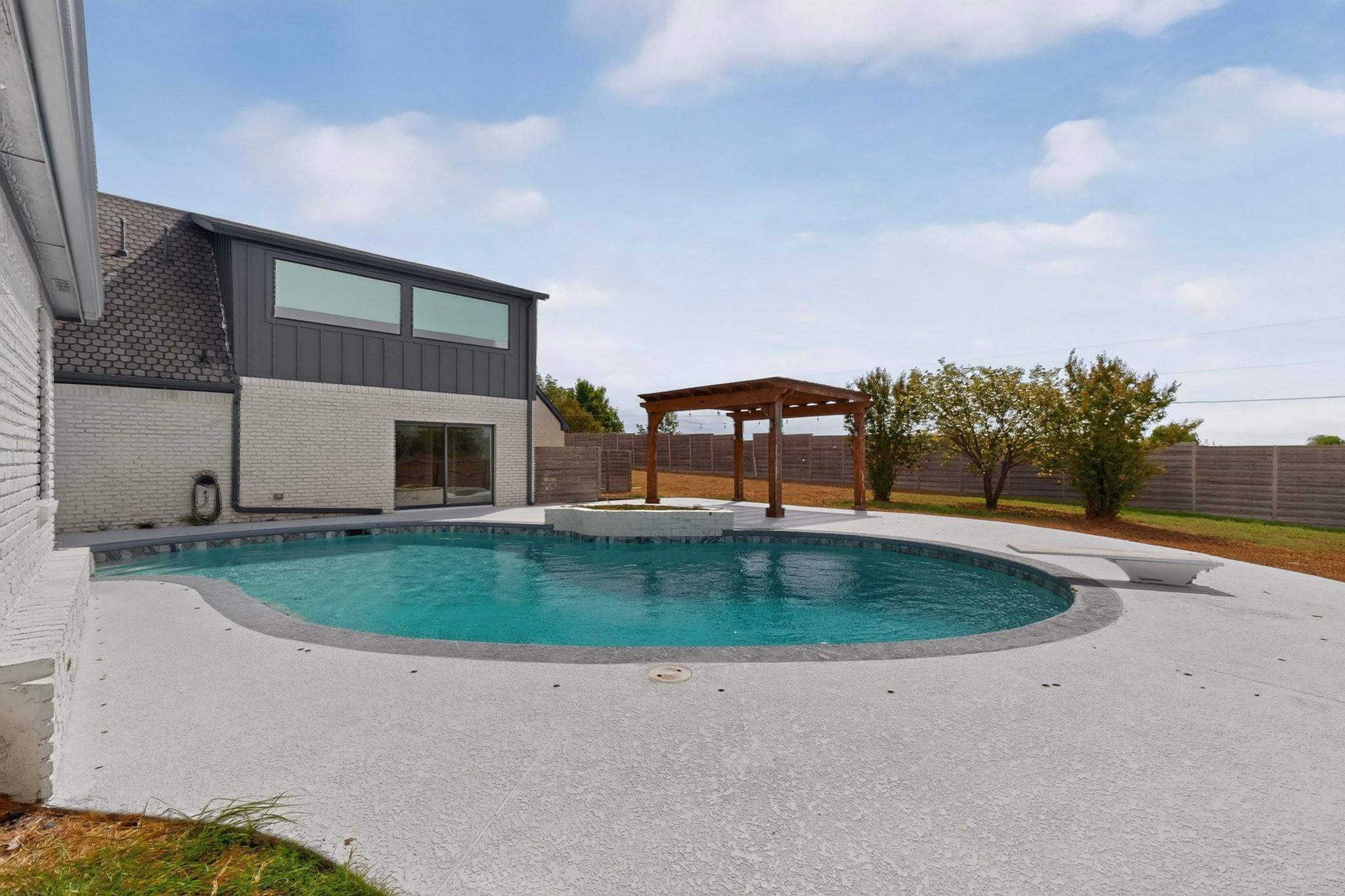 main property photo 29