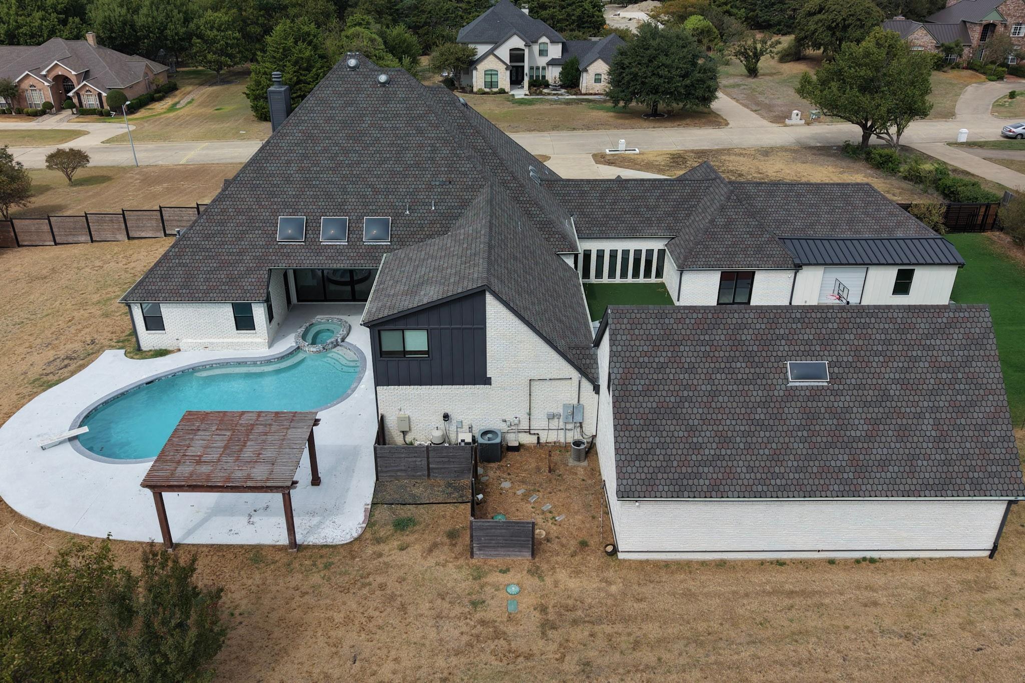 main property photo 33