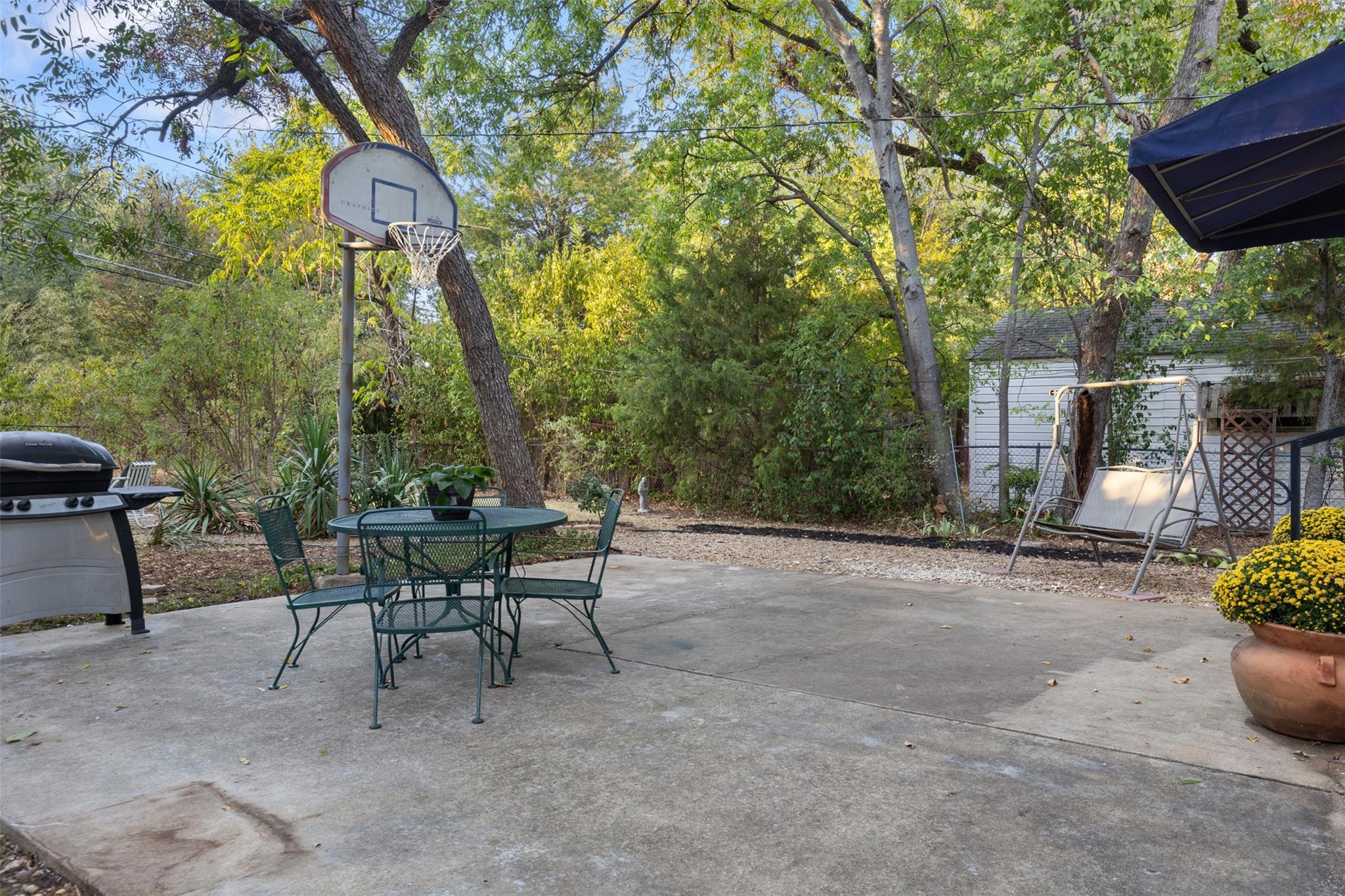 main property photo 32