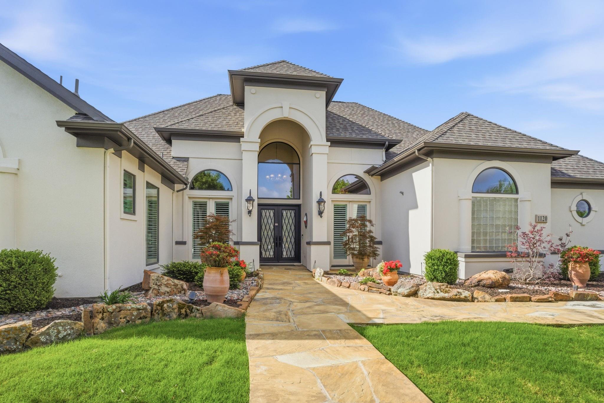 main property photo 5