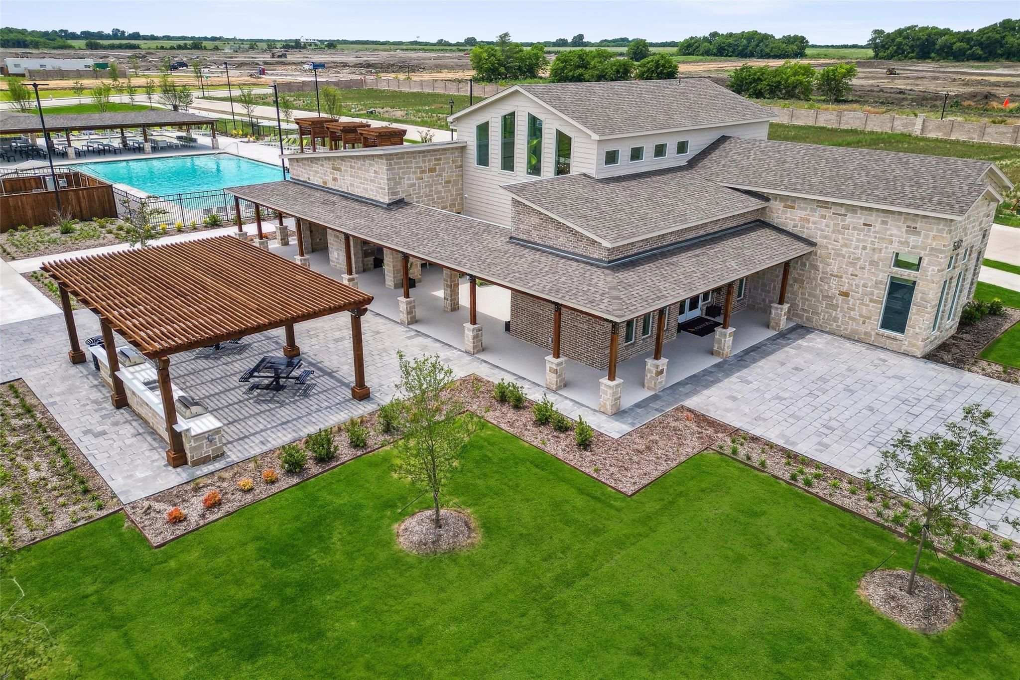 main property photo 28