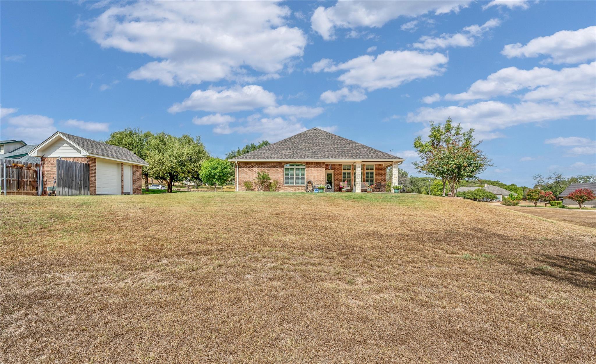 main property photo 33