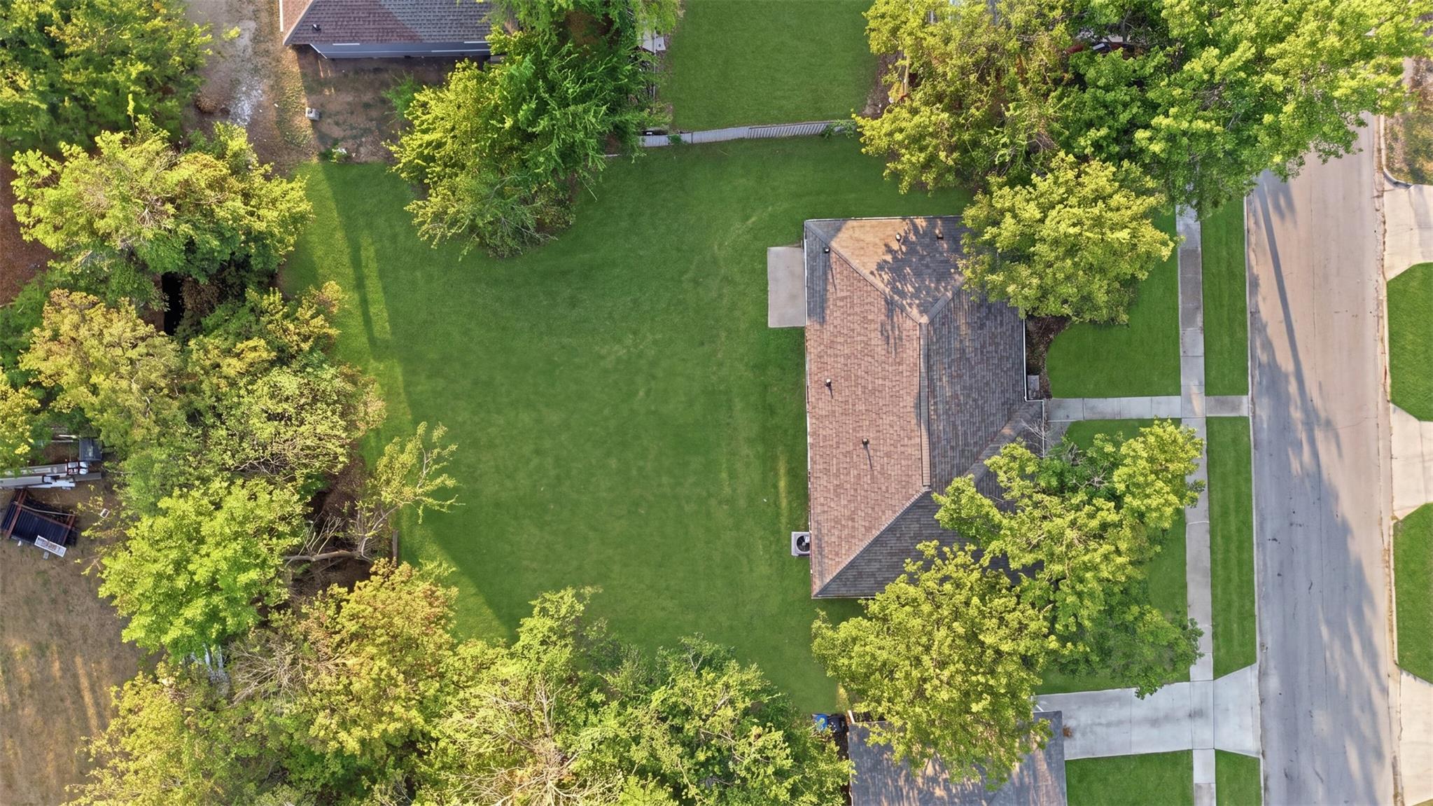 main property photo 15