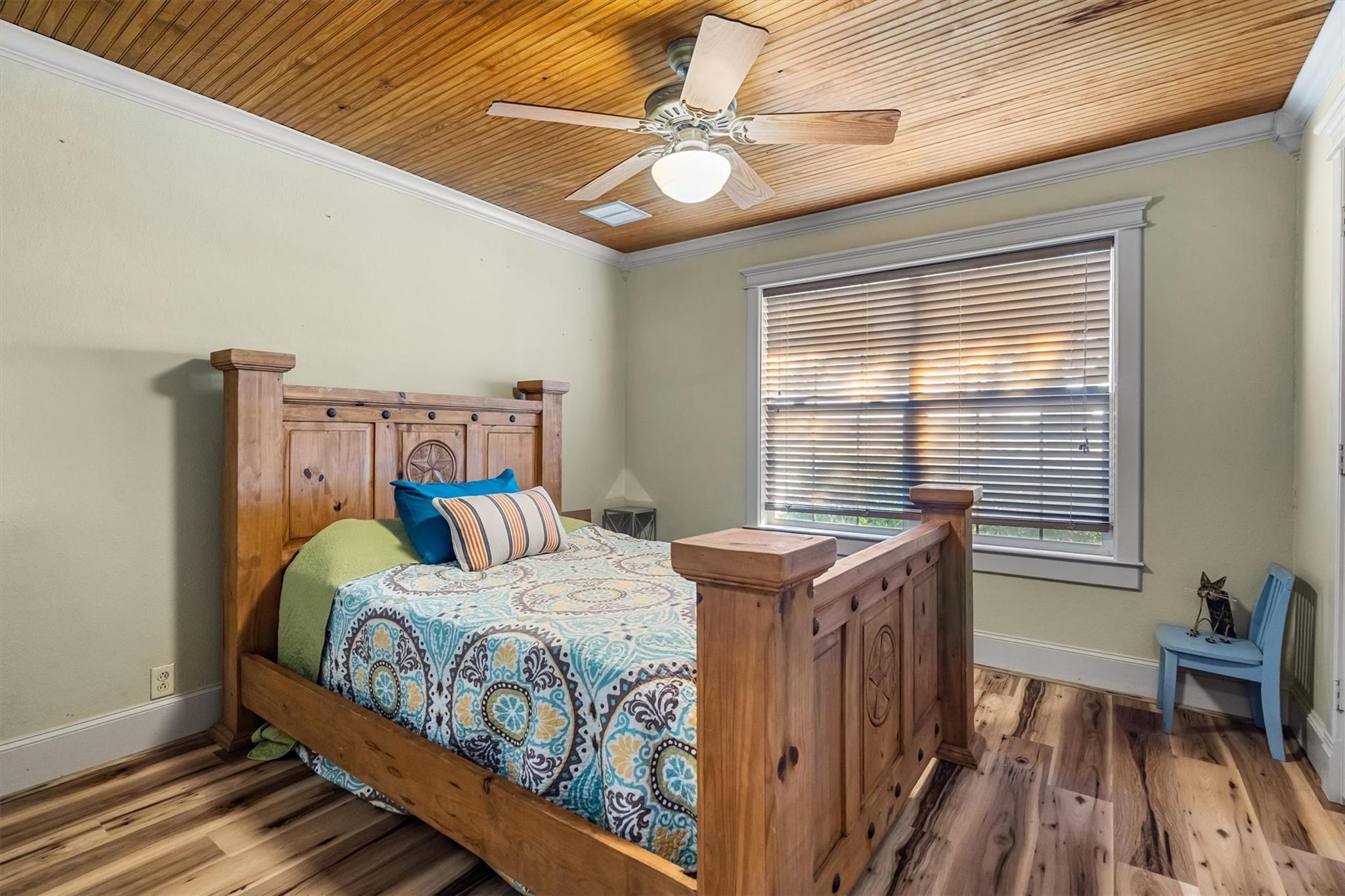main property photo 22