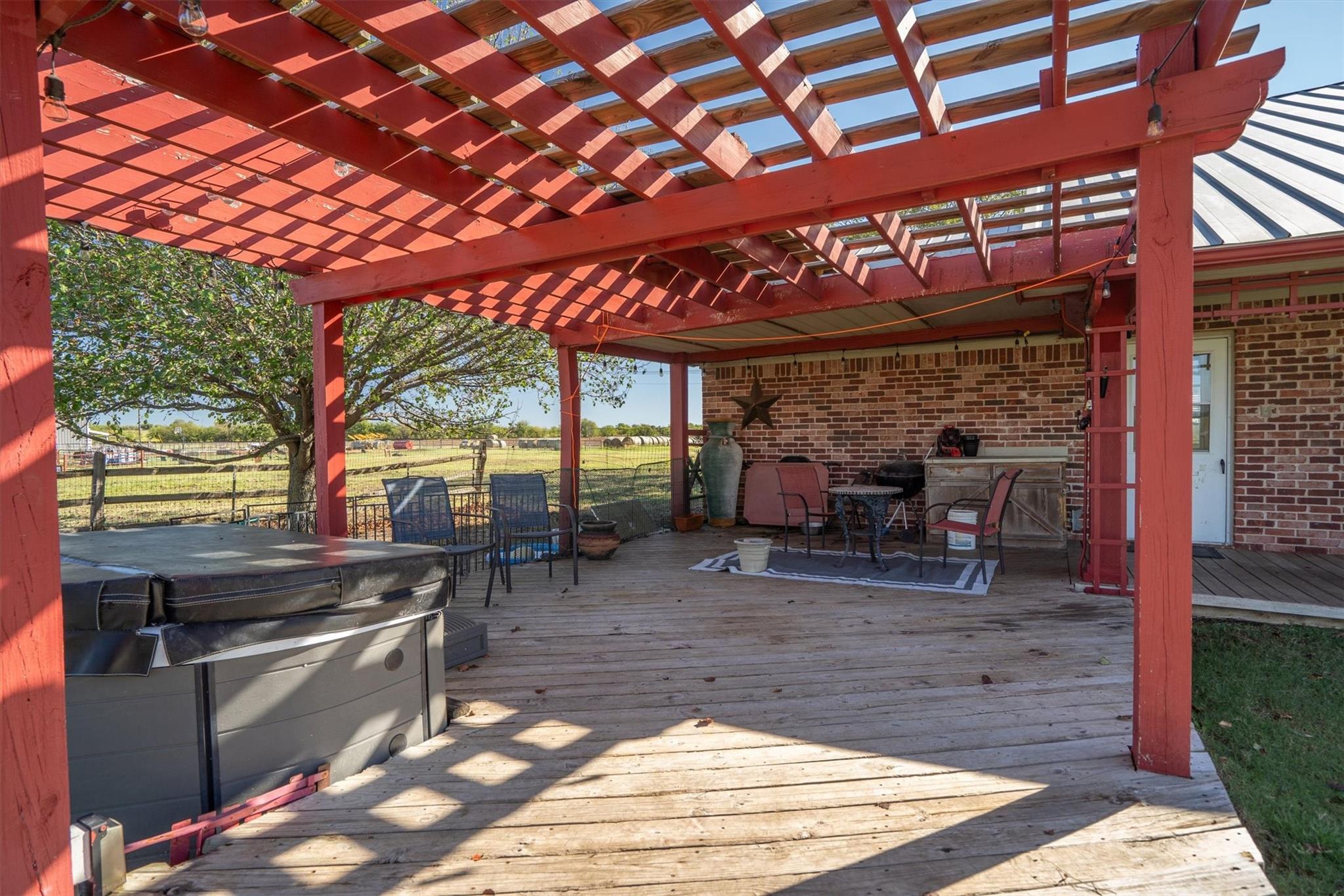 main property photo 28