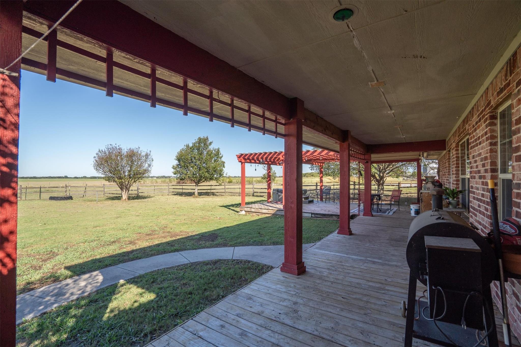 main property photo 30