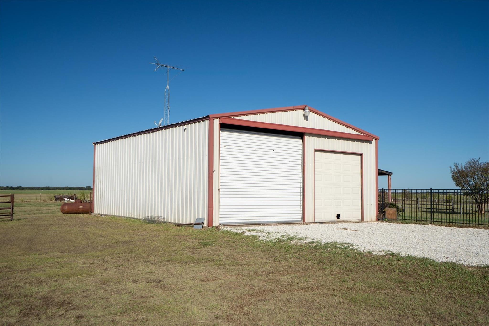 main property photo 31