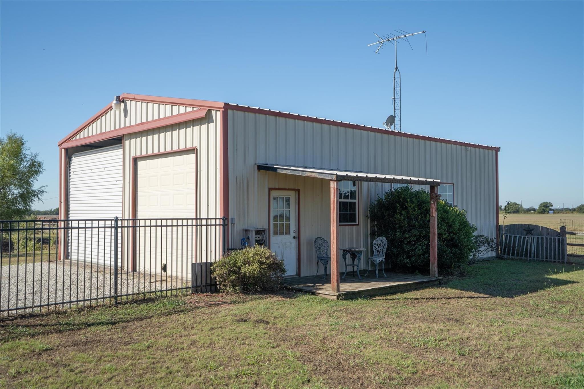 main property photo 32
