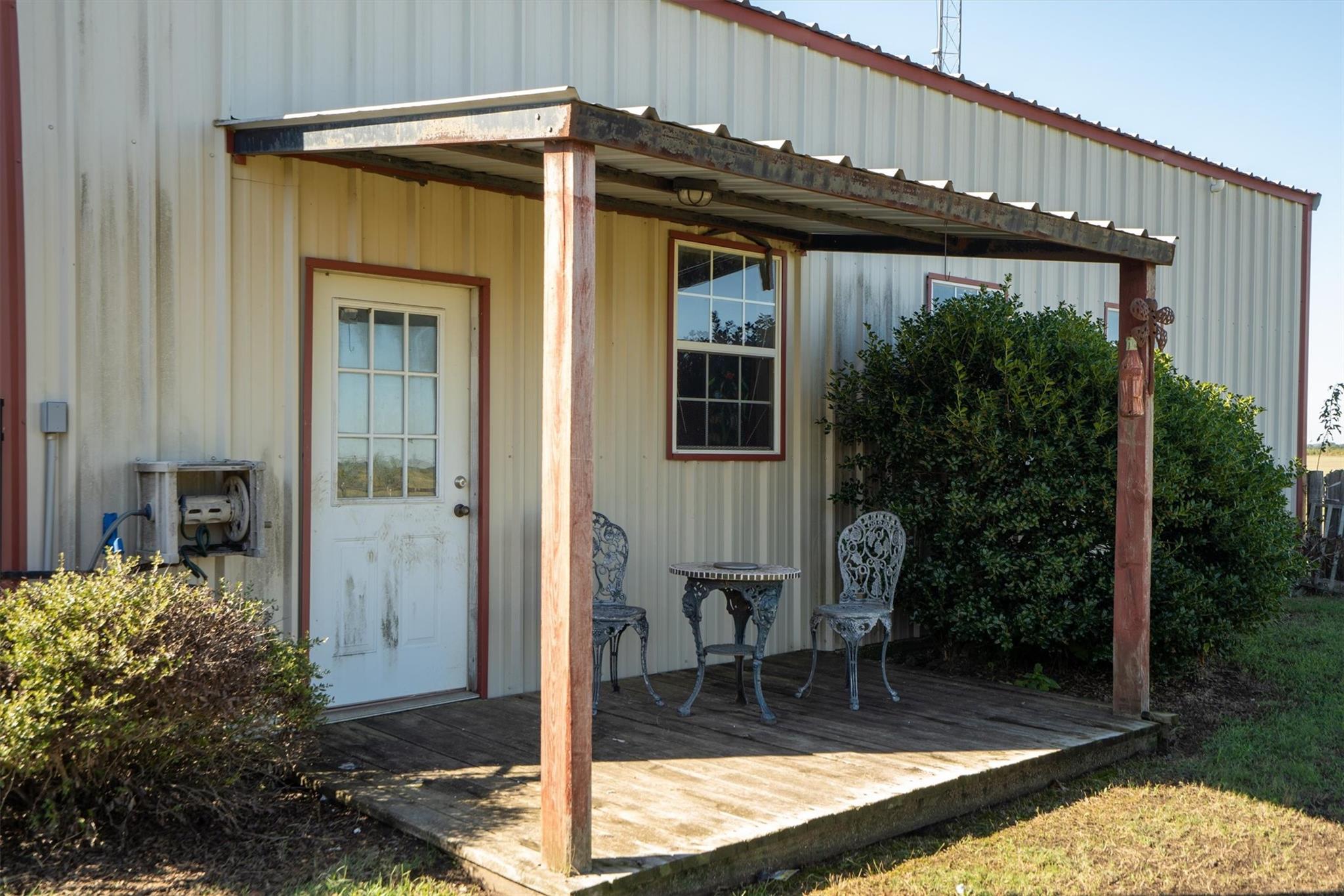 main property photo 33