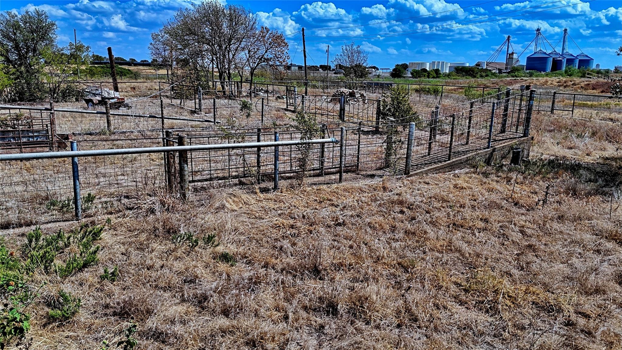 main property photo 13