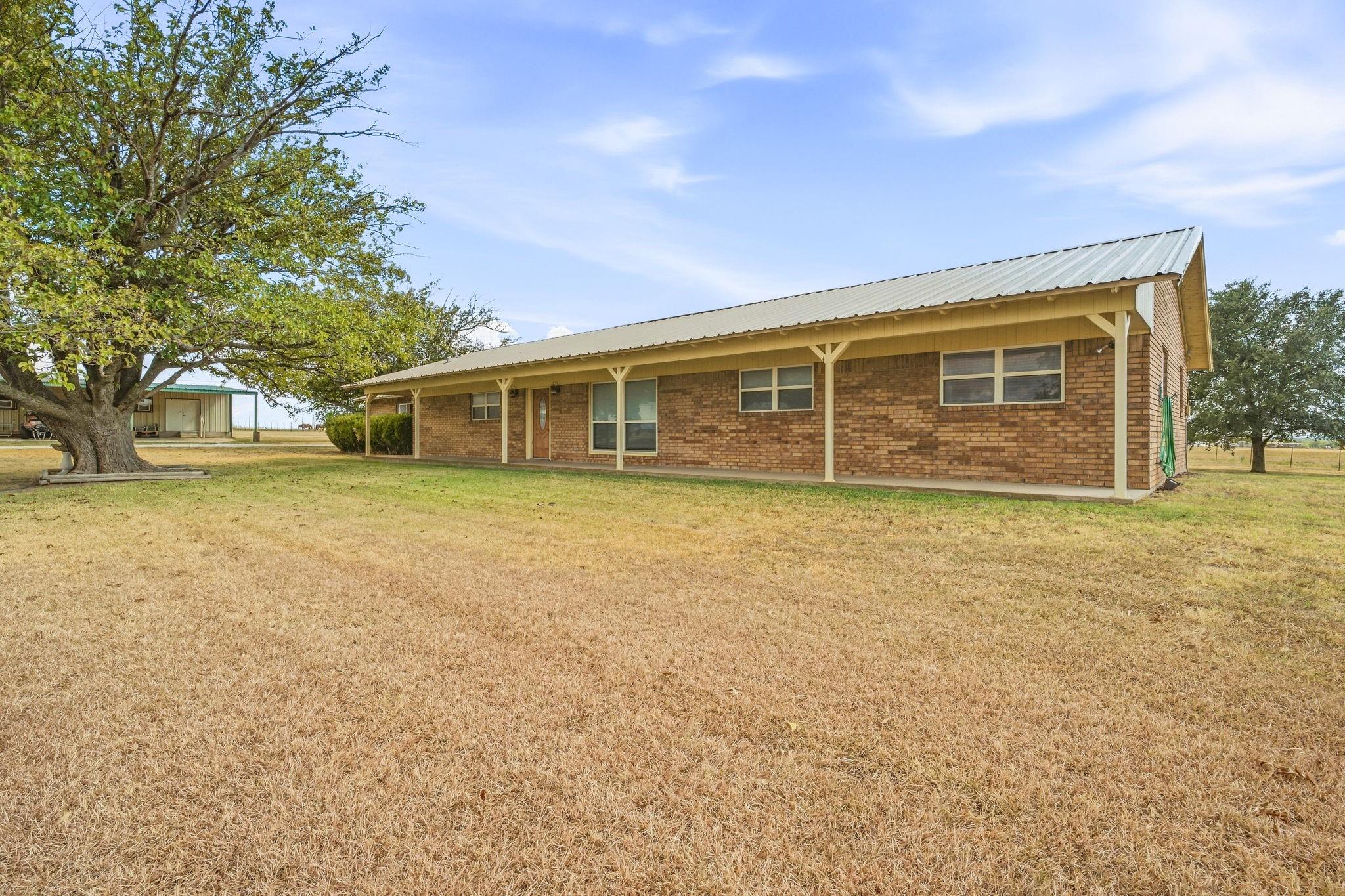 main property photo 10