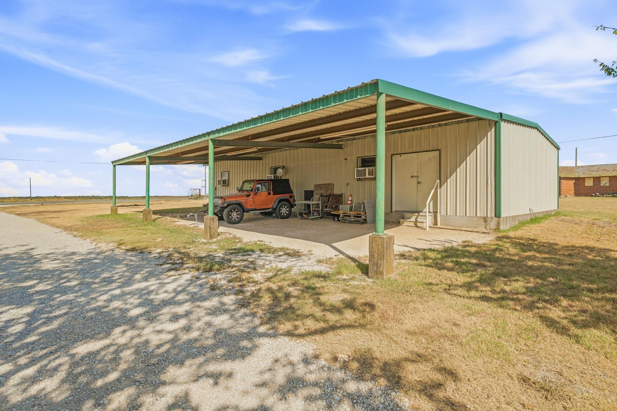 main property photo 29