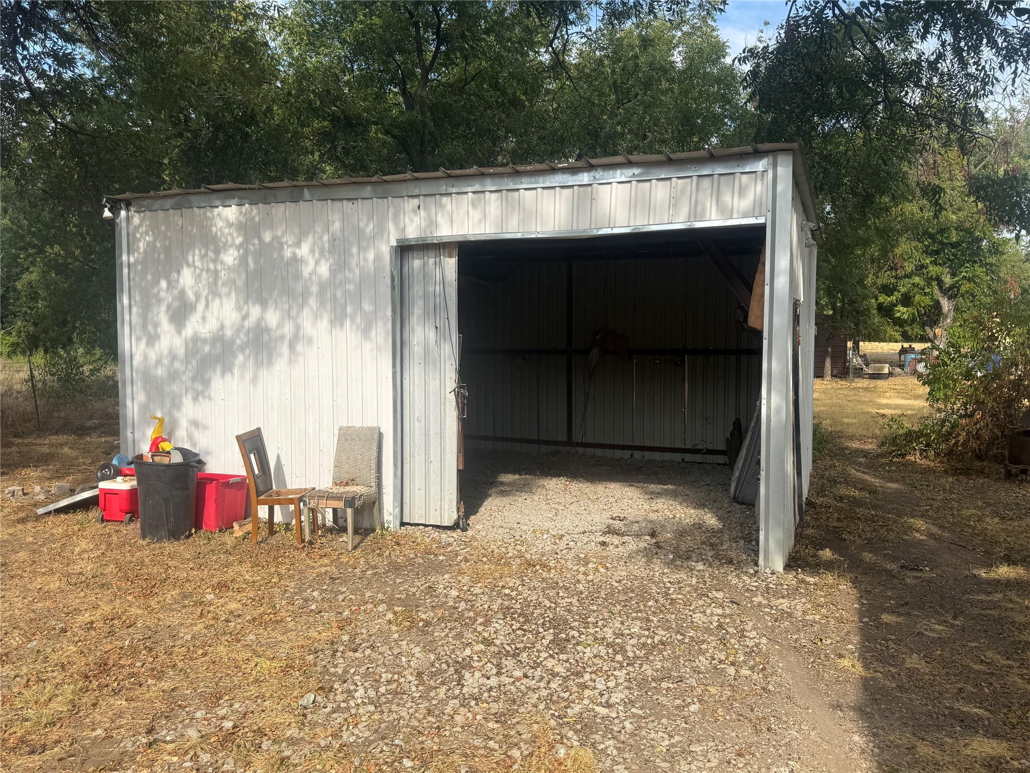 main property photo 20