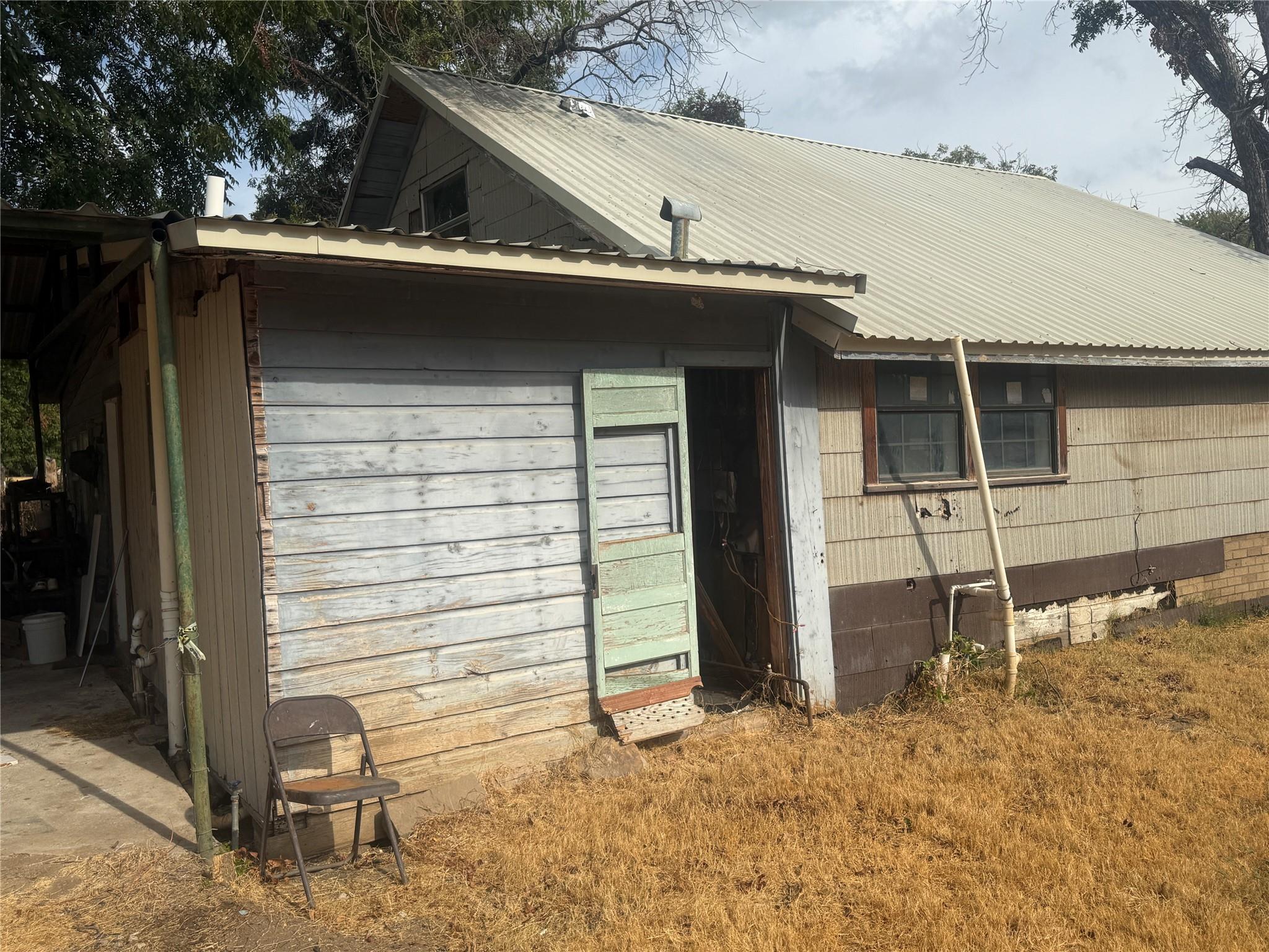 main property photo 30