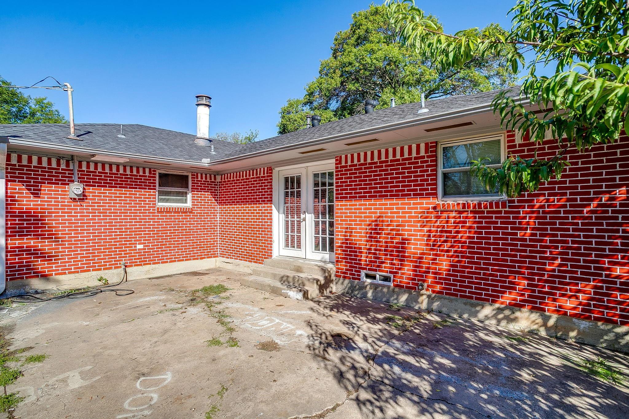 main property photo 32