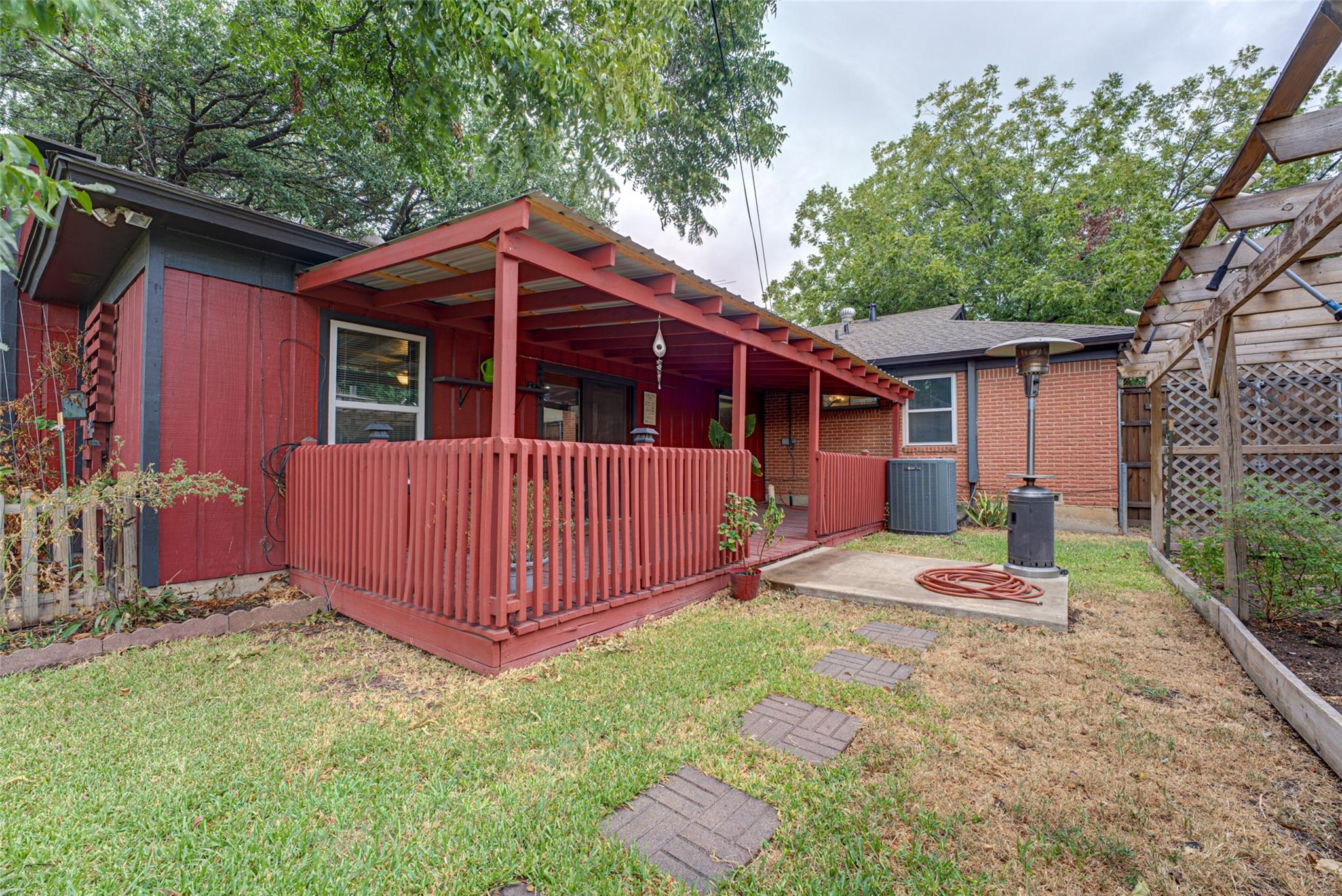 main property photo 28