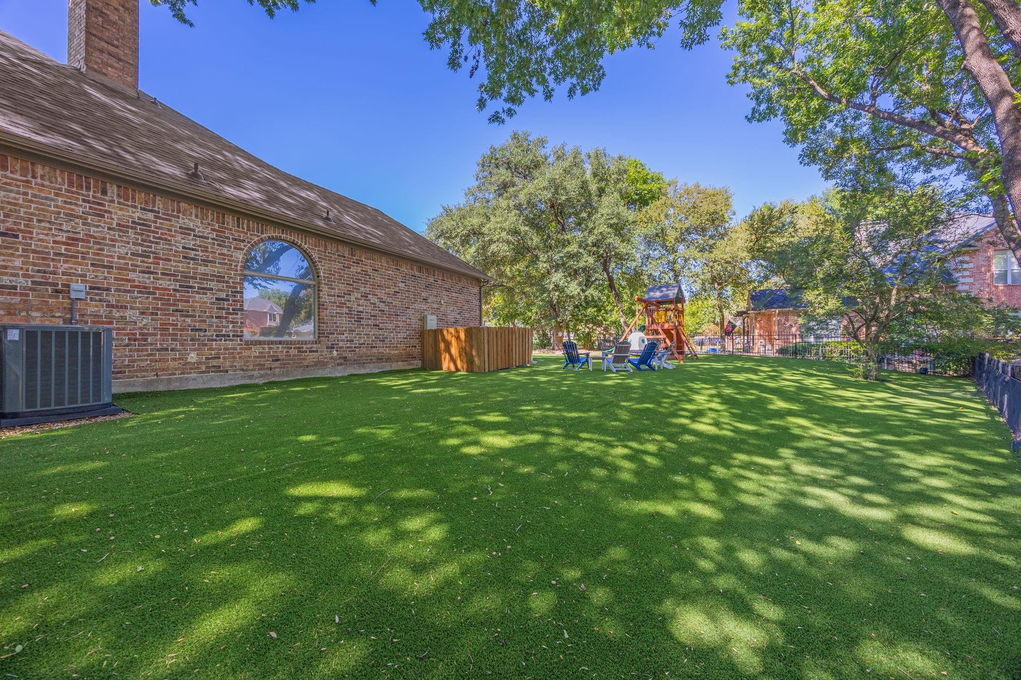 main property photo 37