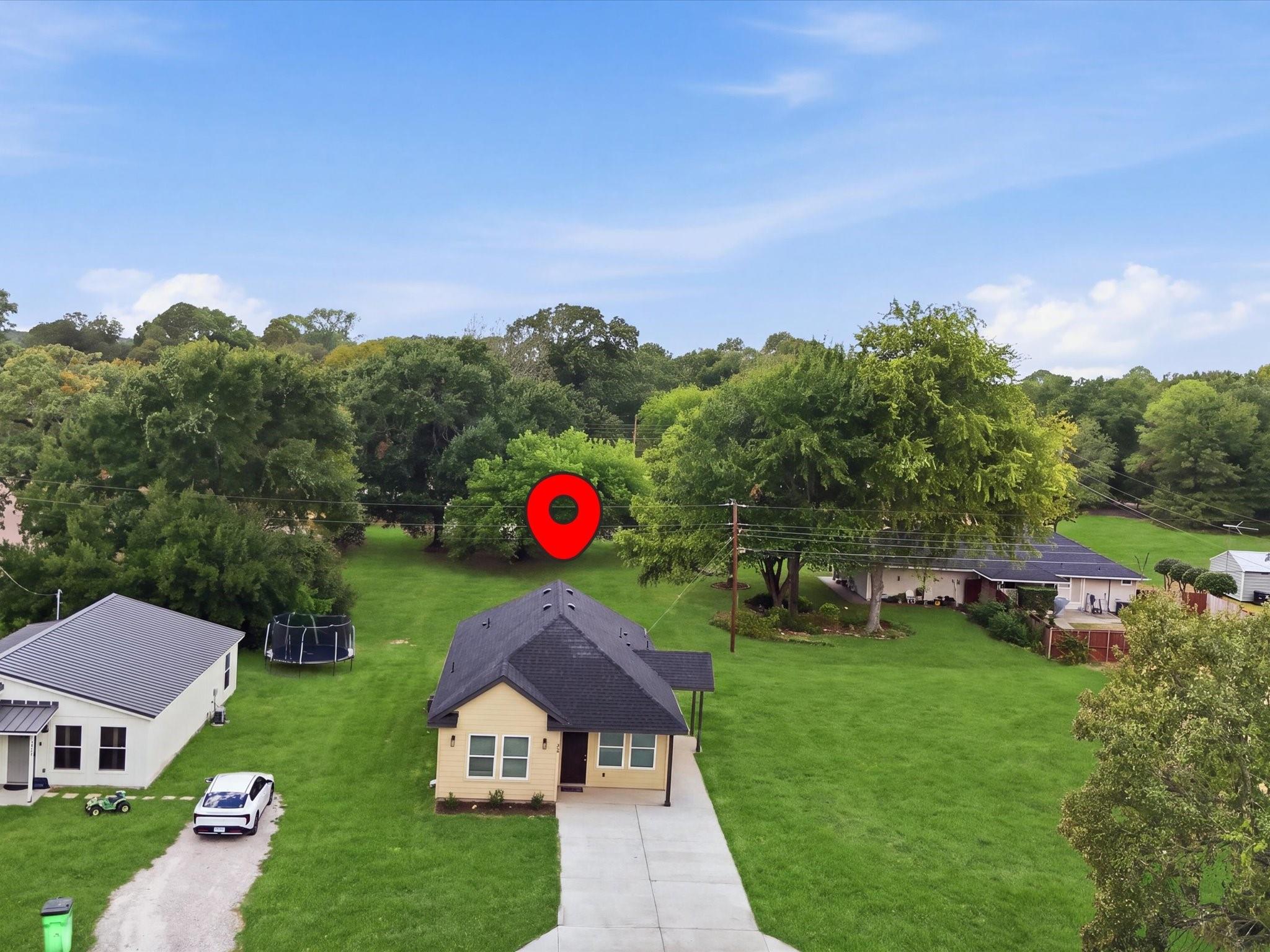 main property photo 28