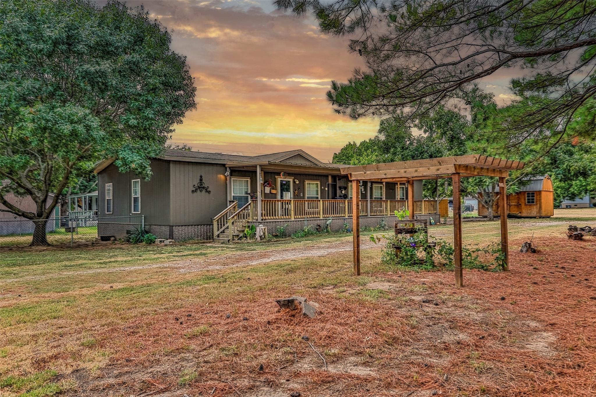 main property photo 6