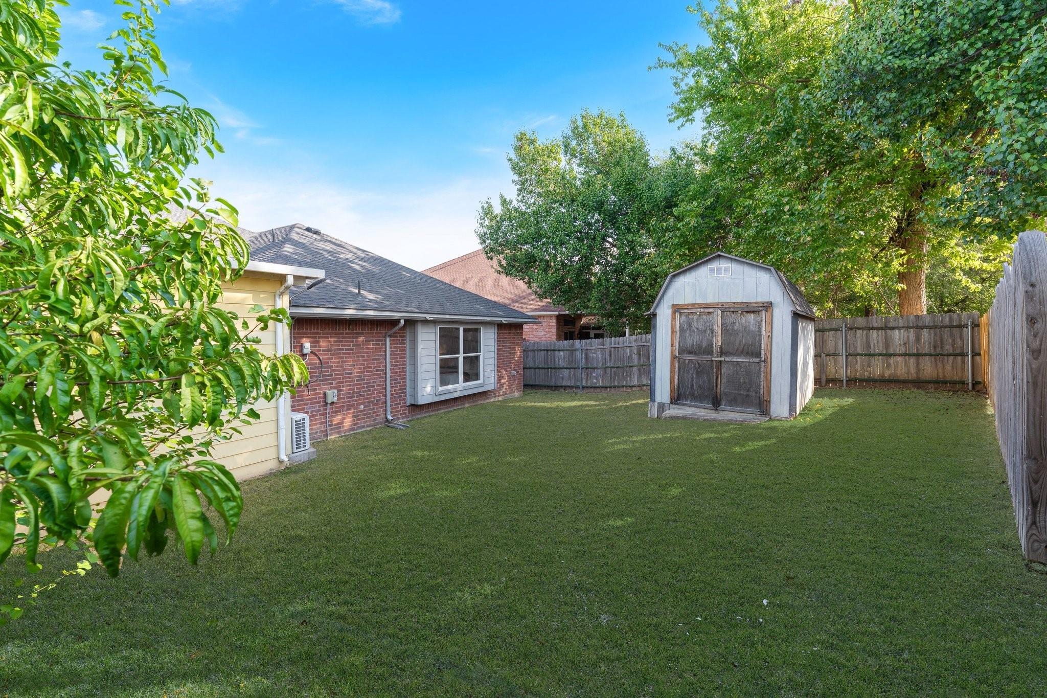 main property photo 28