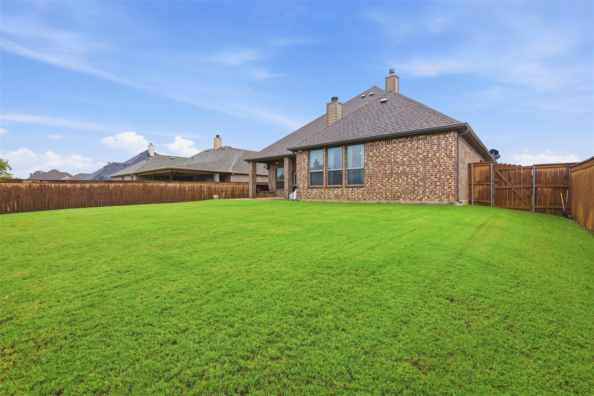 main property photo 25