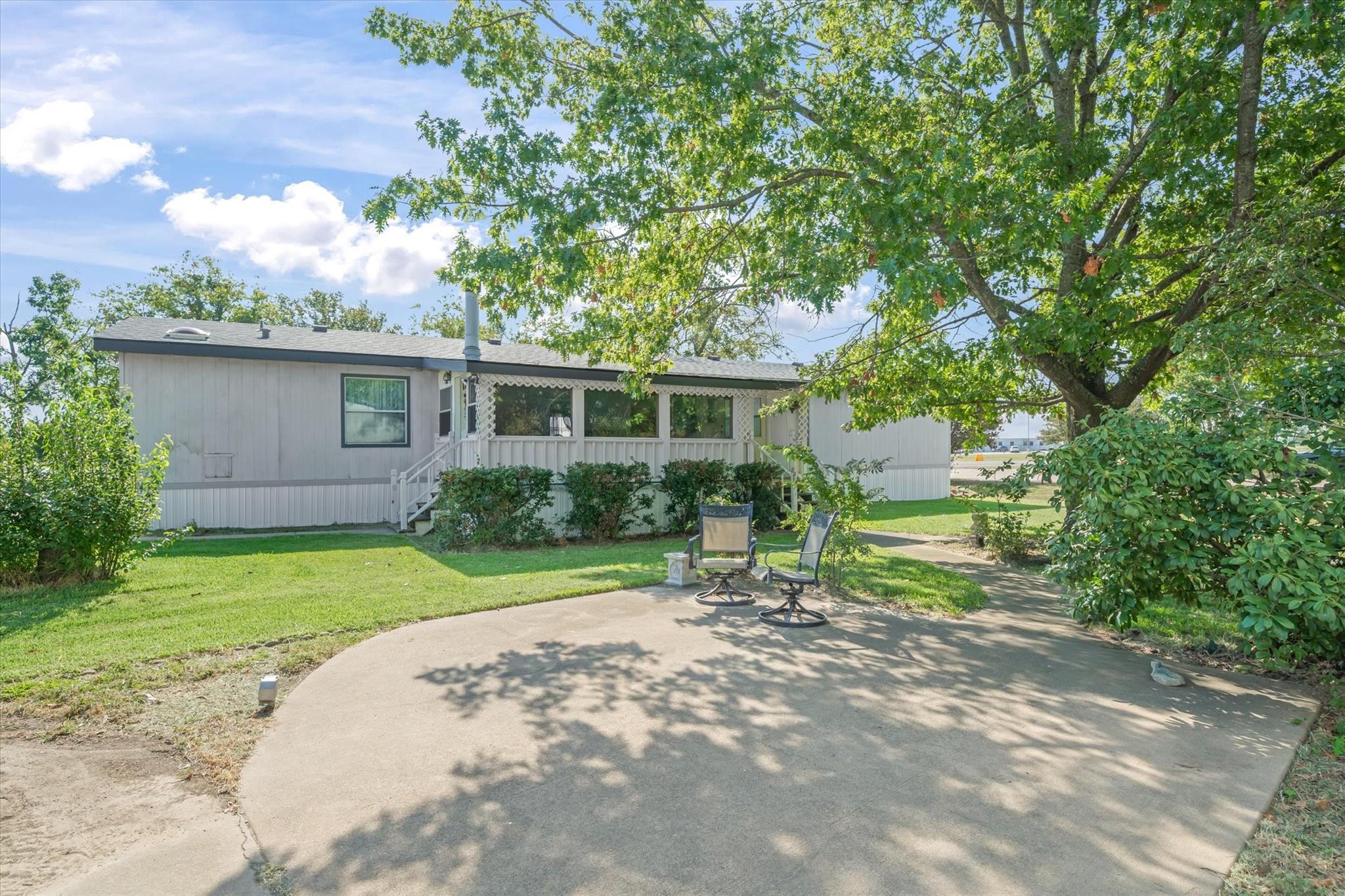 main property photo 28