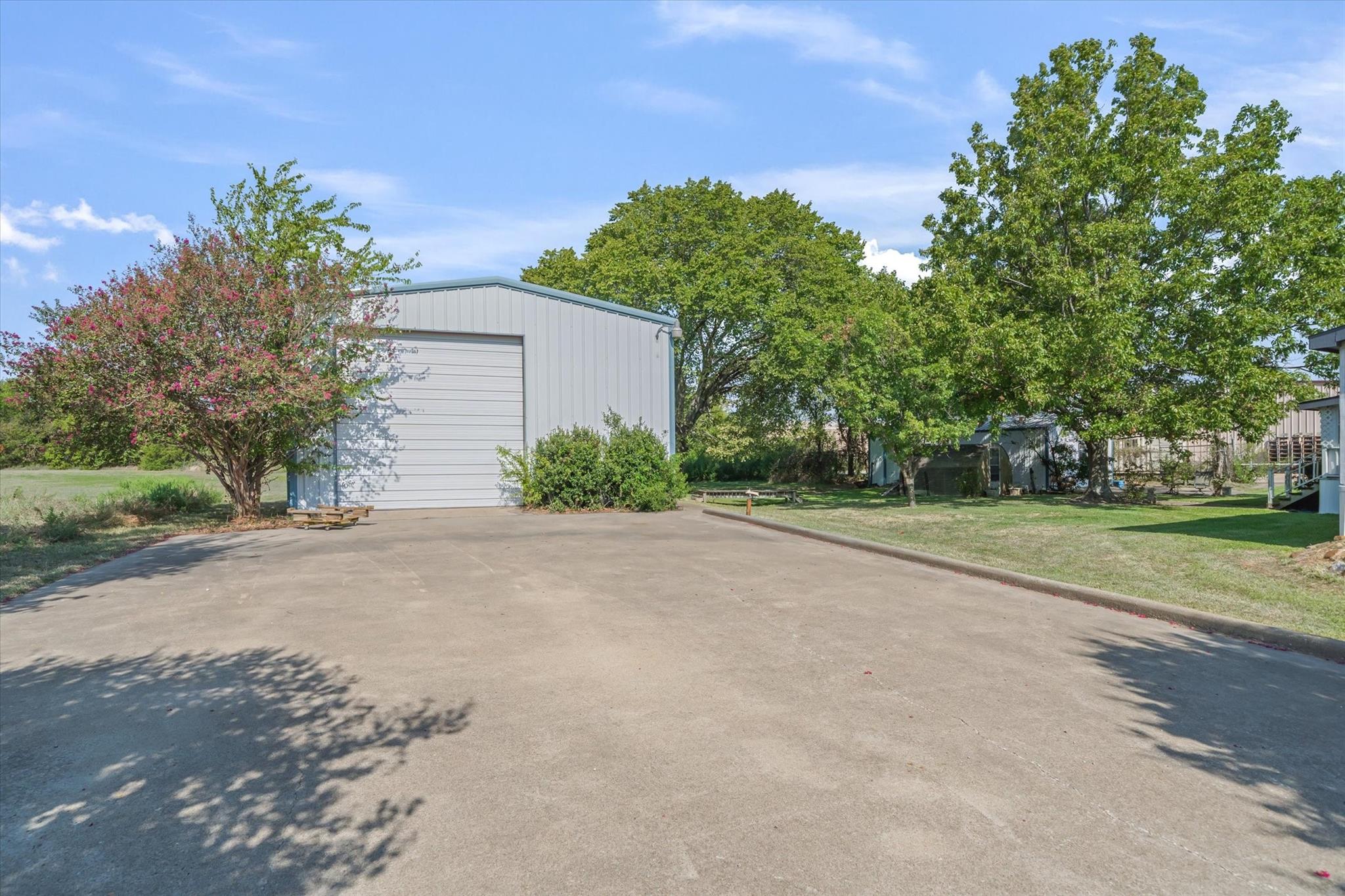 main property photo 39