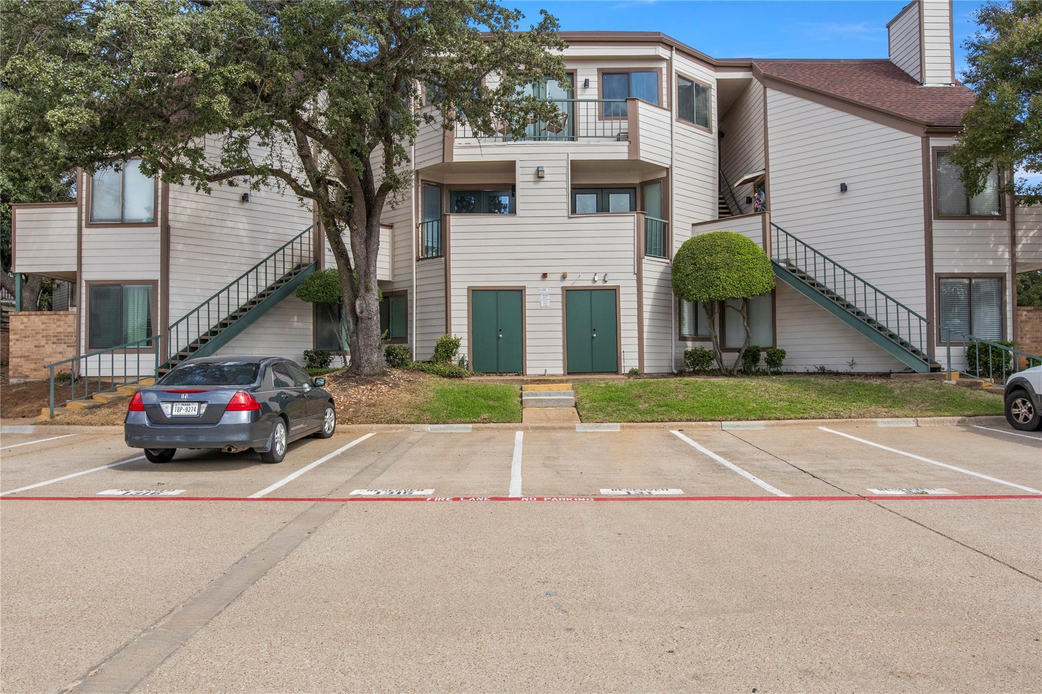 main property photo 16