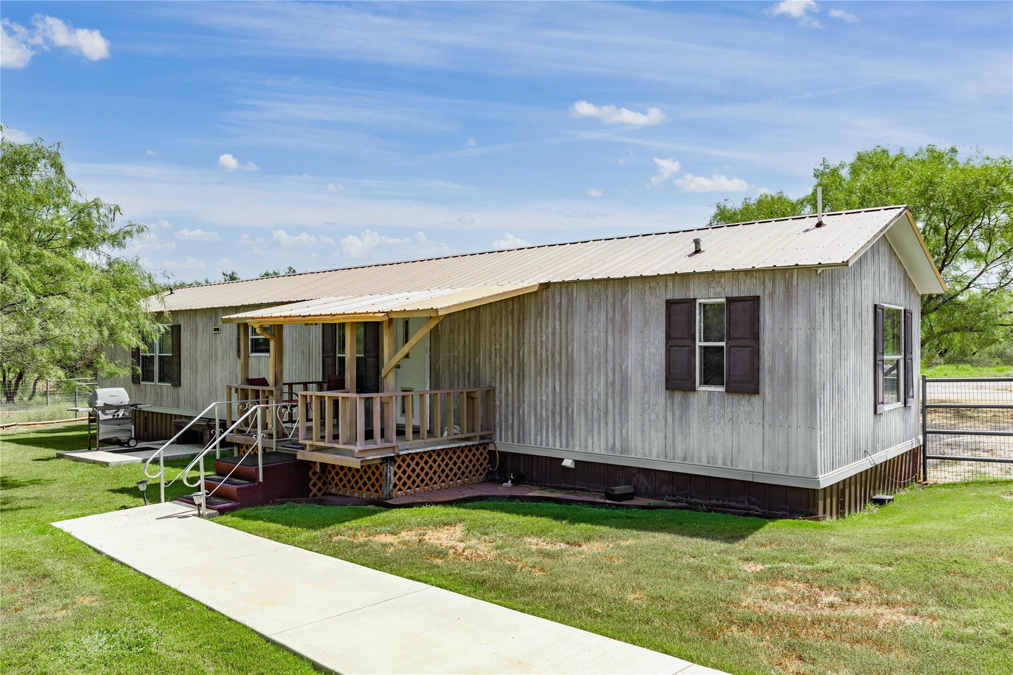 main property photo 22