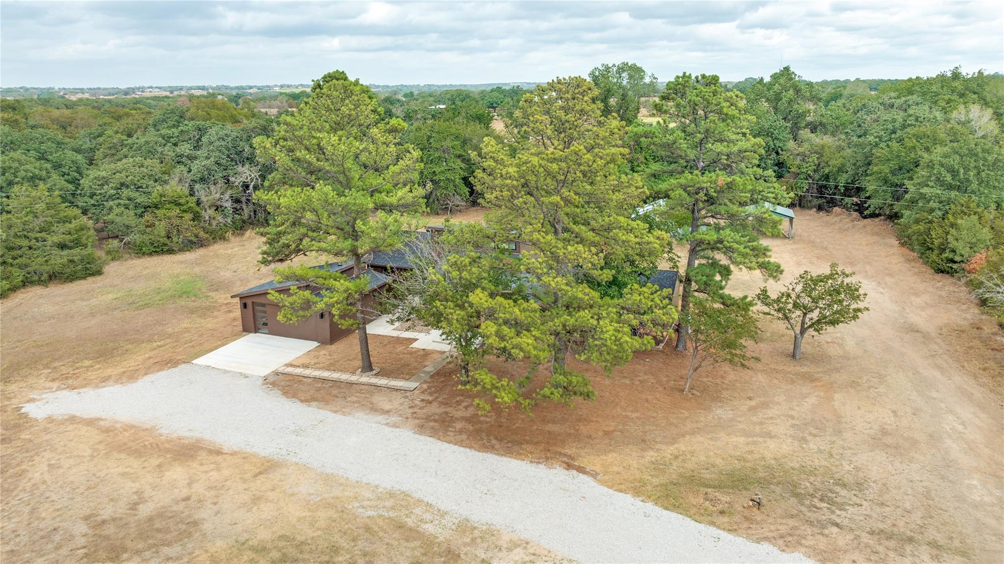 main property photo 32