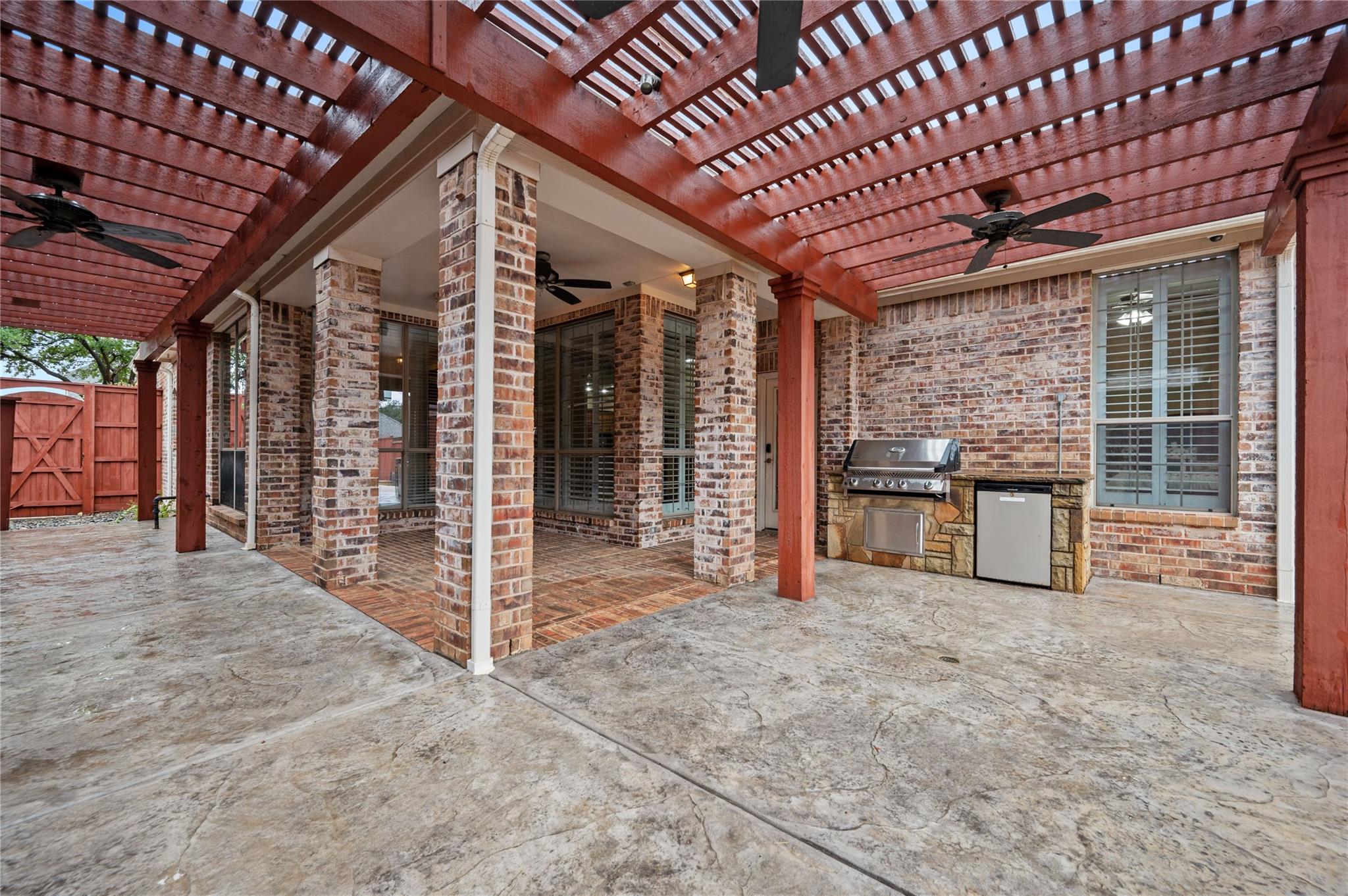 main property photo 22