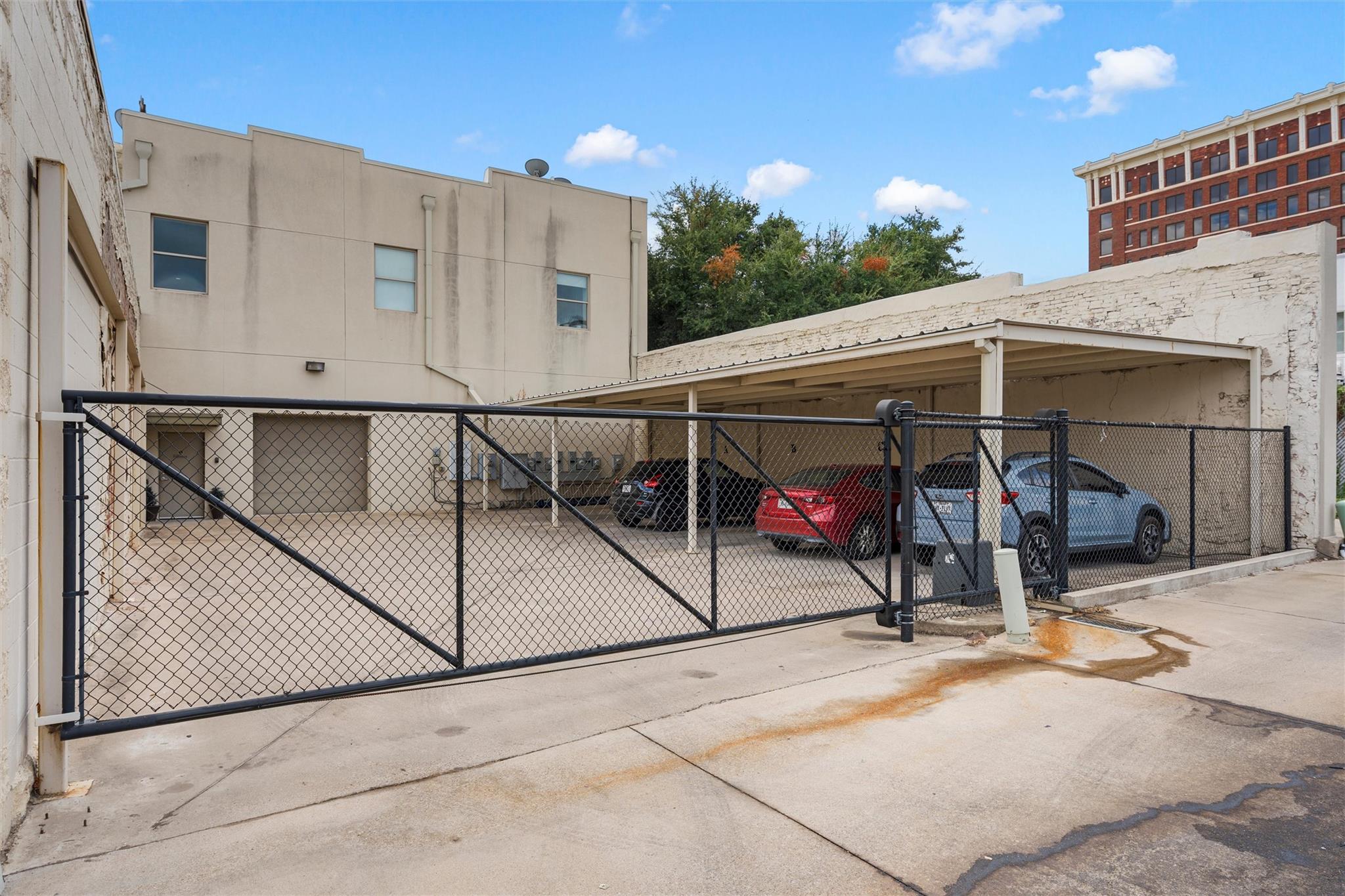 main property photo 13