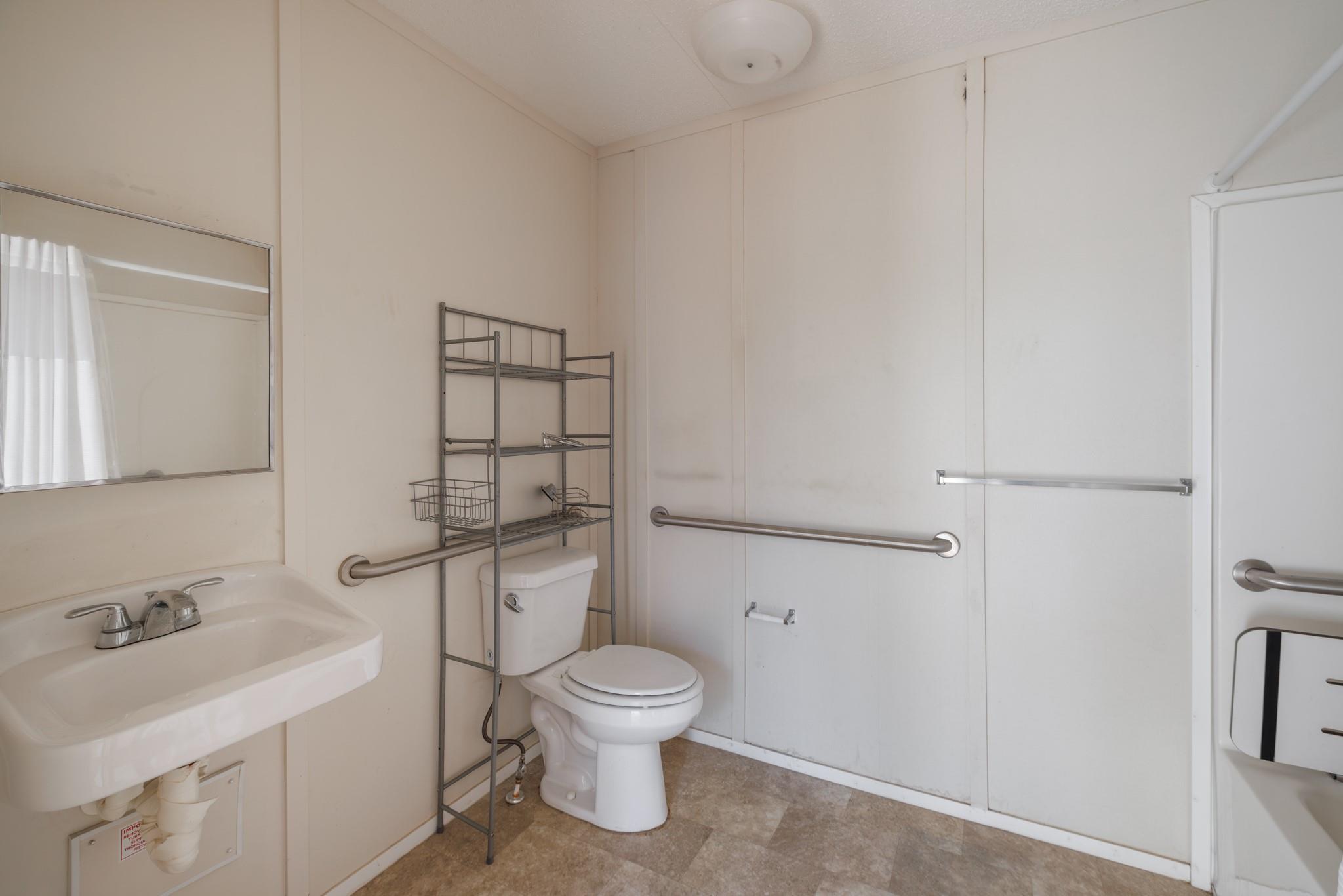 main property photo 13