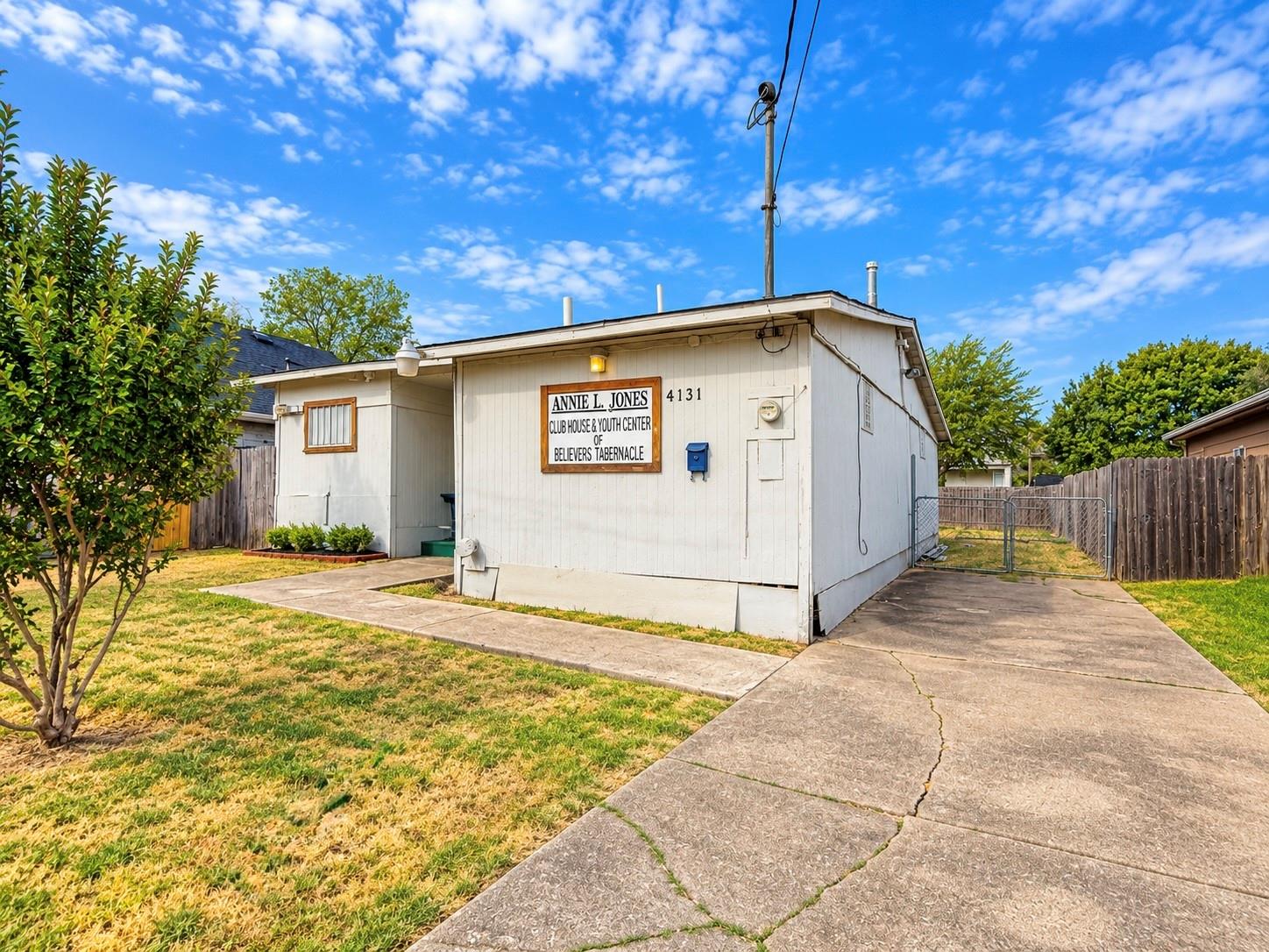 main property photo 11