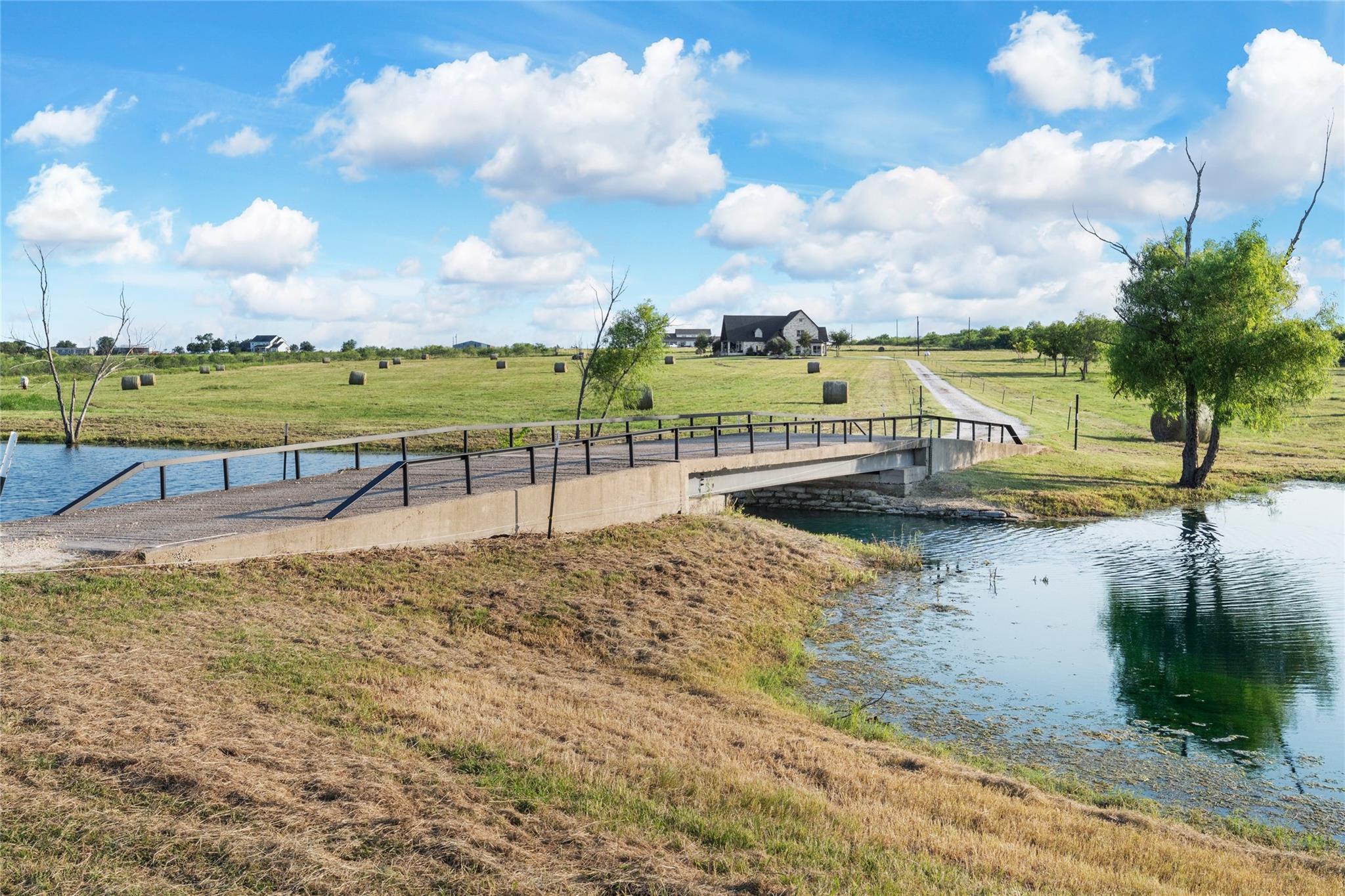 main property photo 25