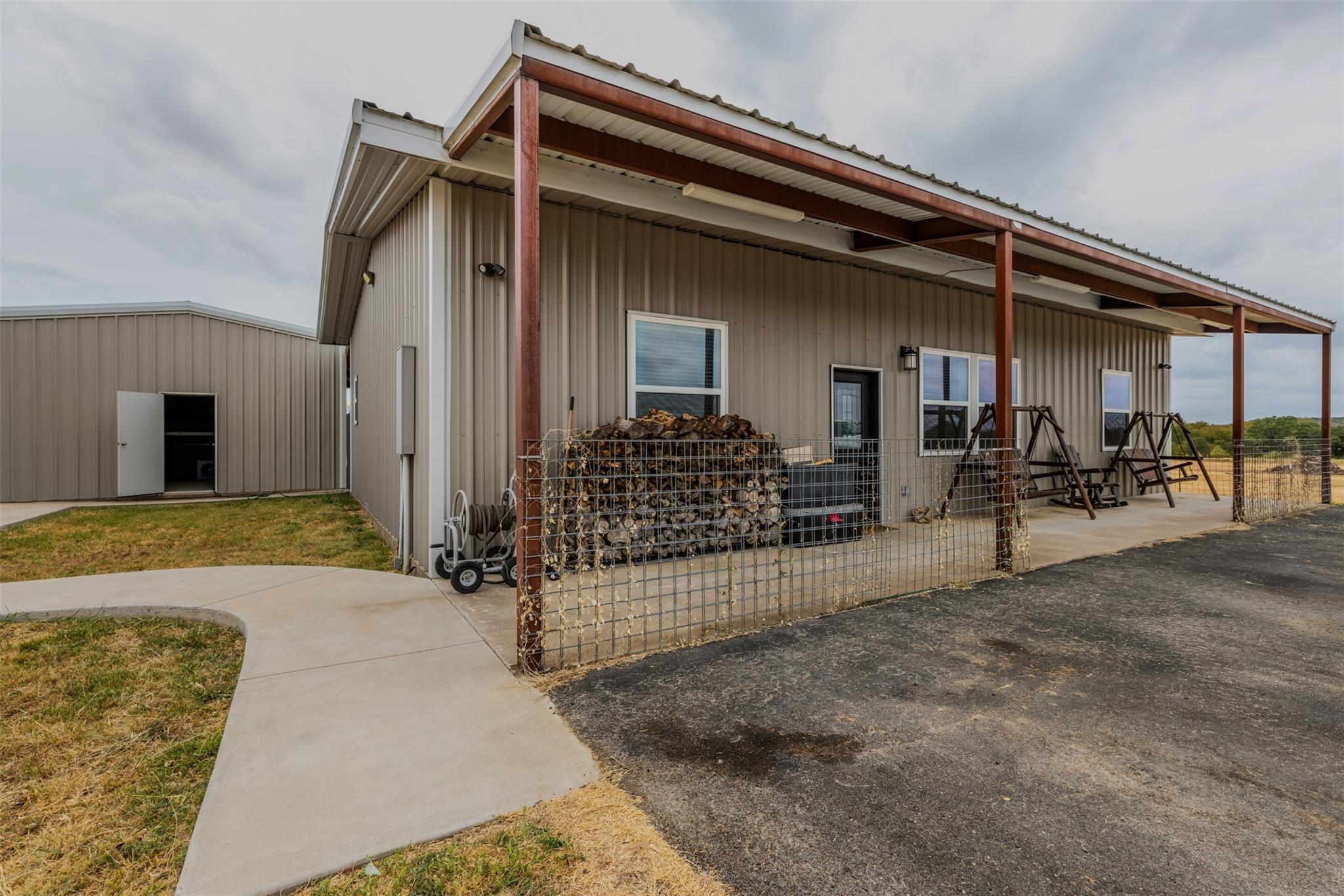 main property photo 35