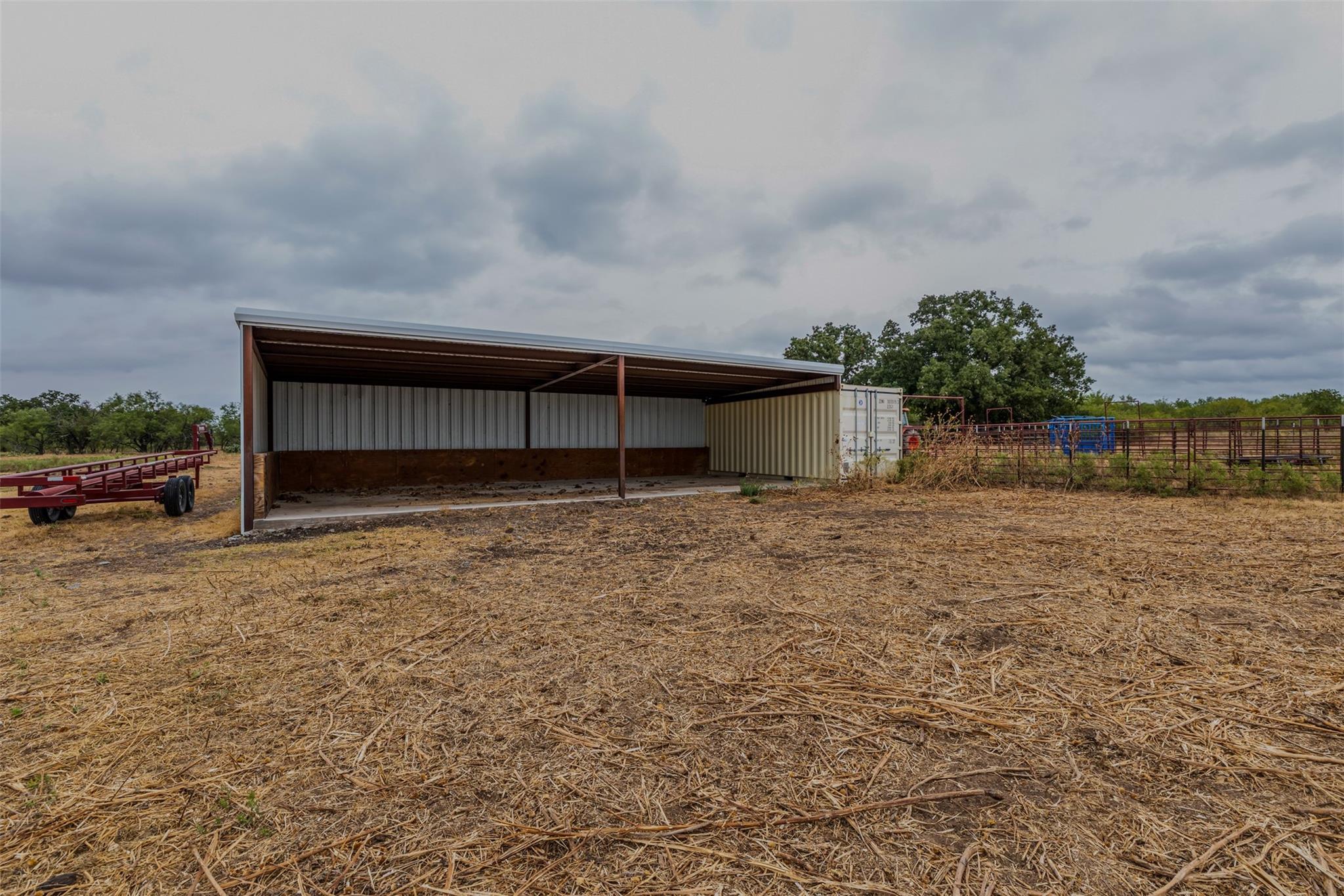 main property photo 7