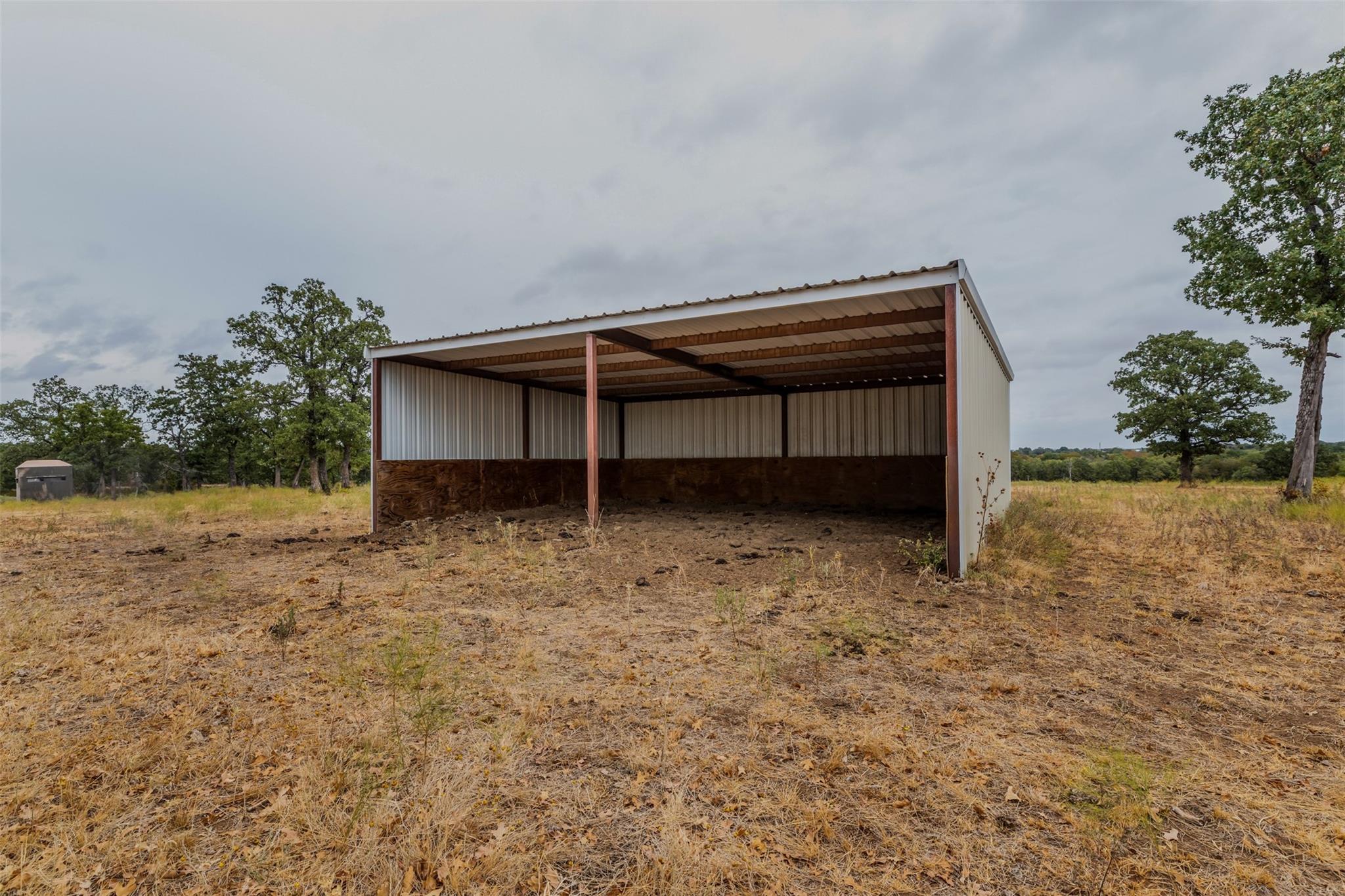 main property photo 9
