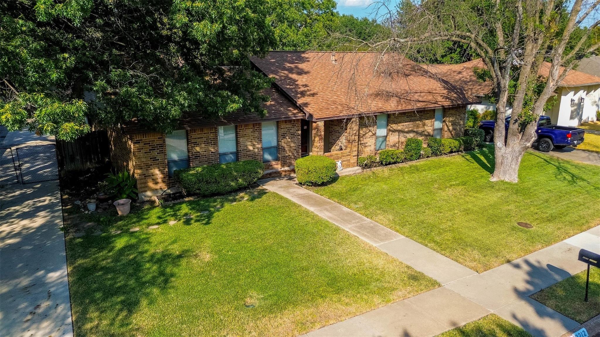 main property photo 23