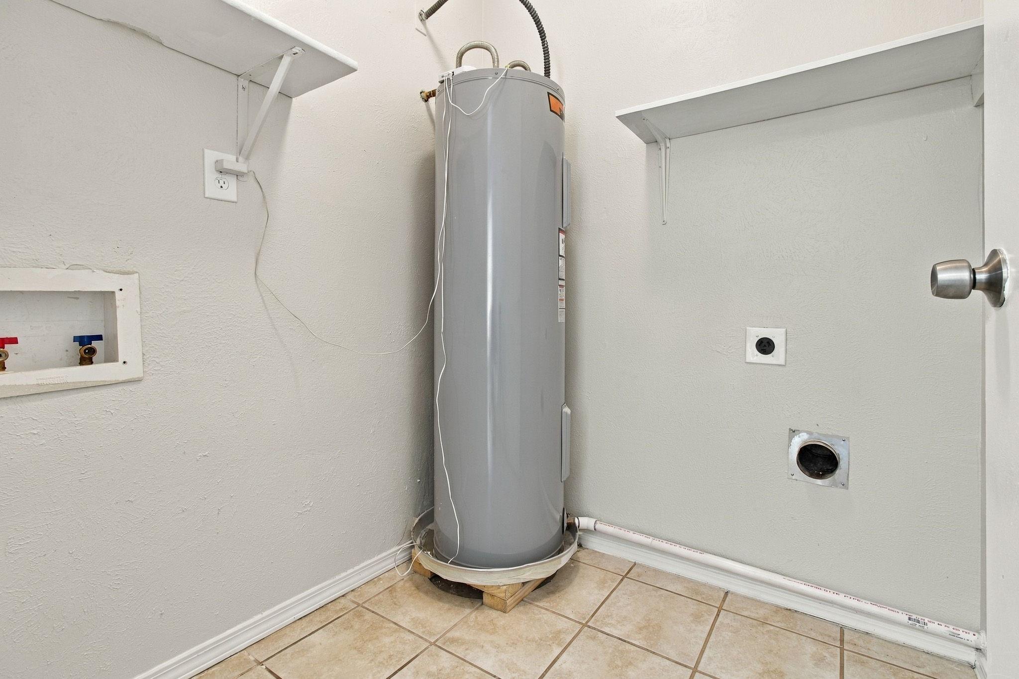 main property photo 13