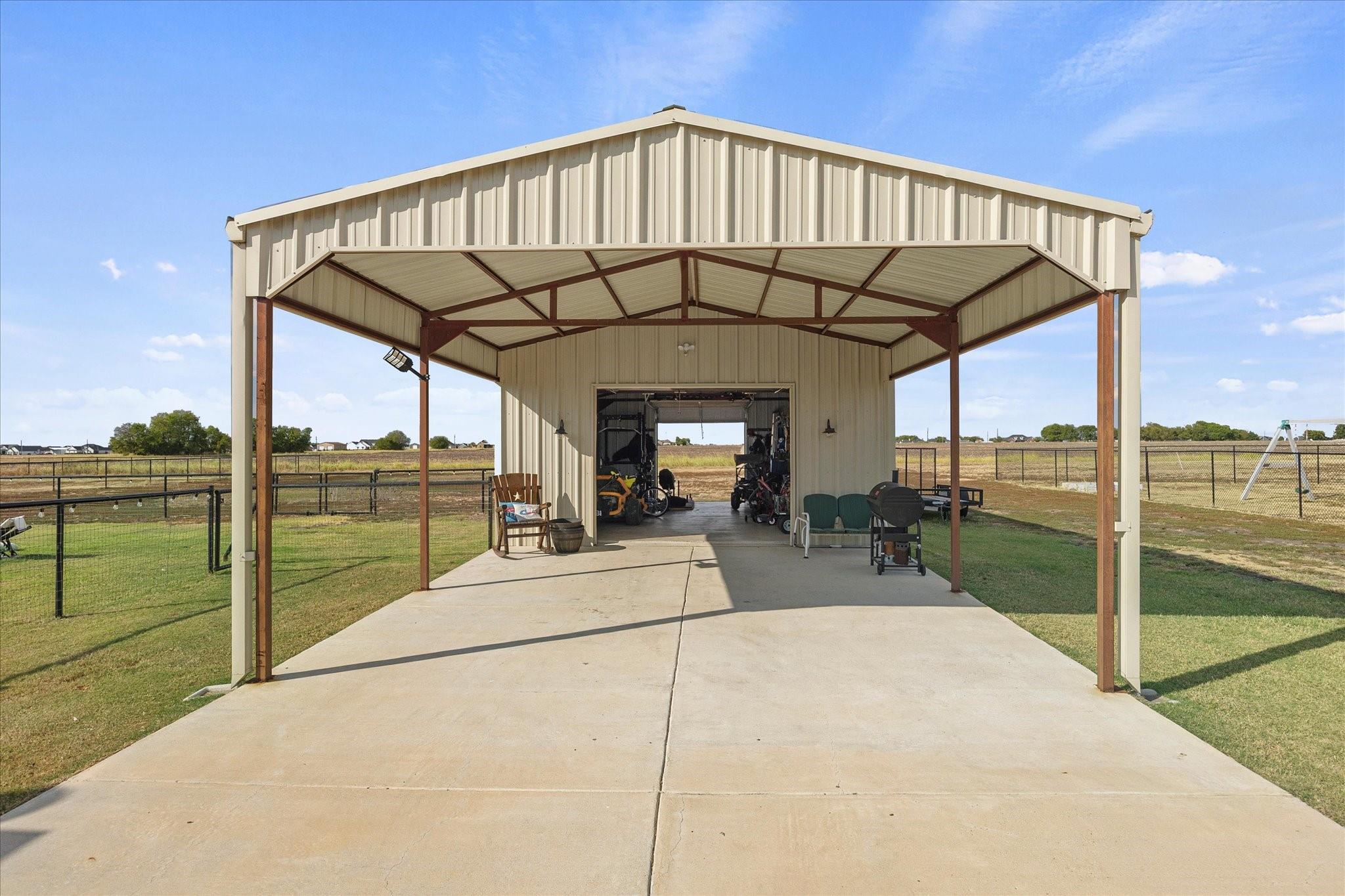 main property photo 29