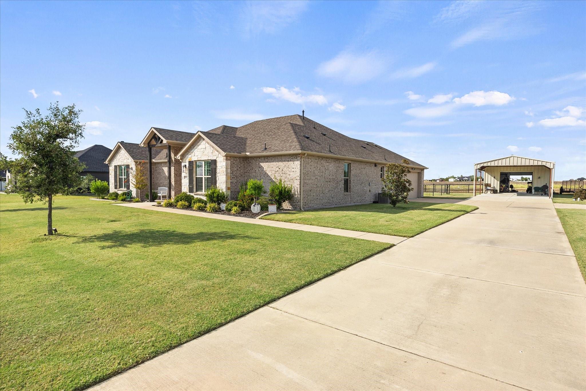 main property photo 30