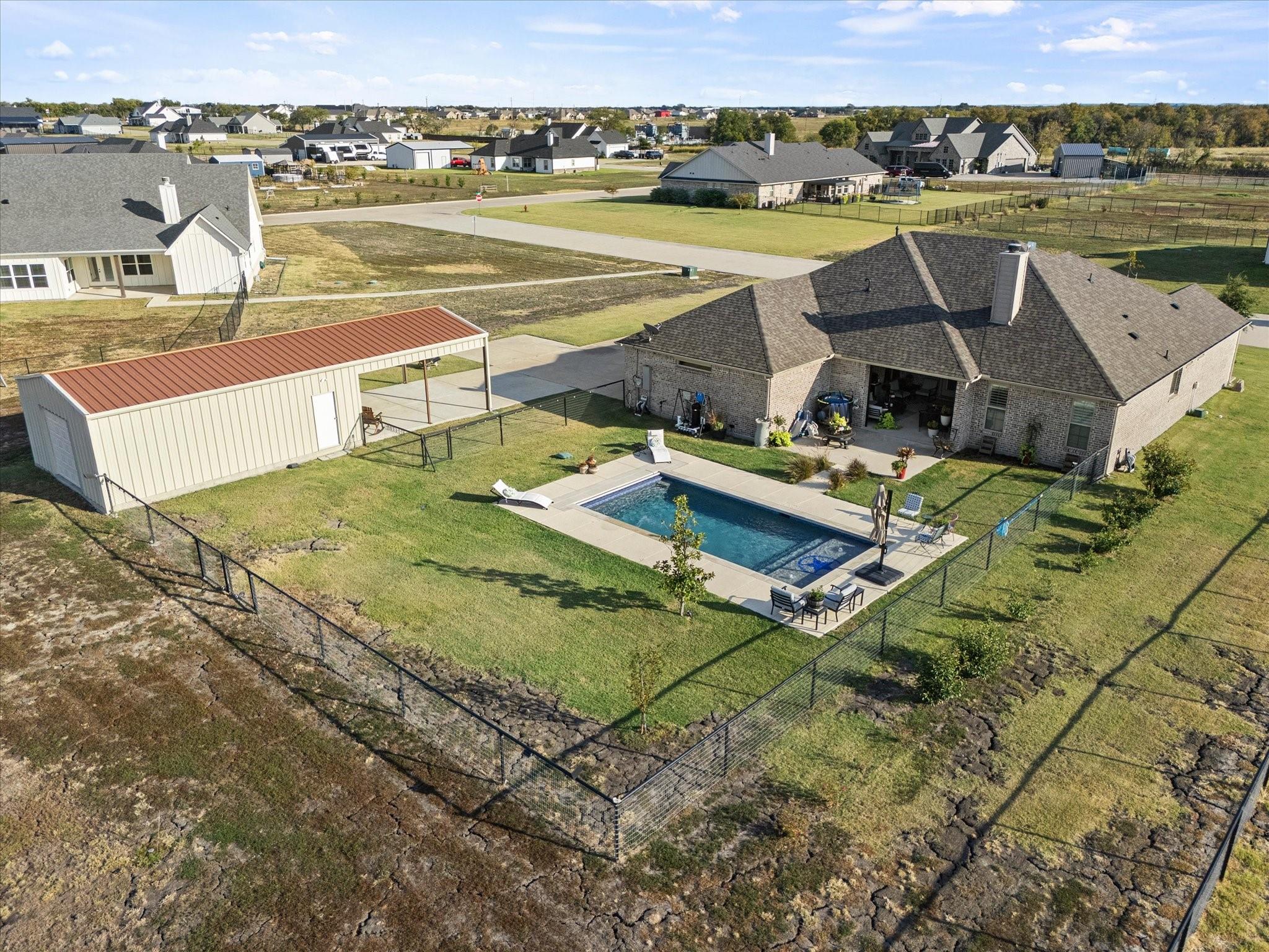 main property photo 33