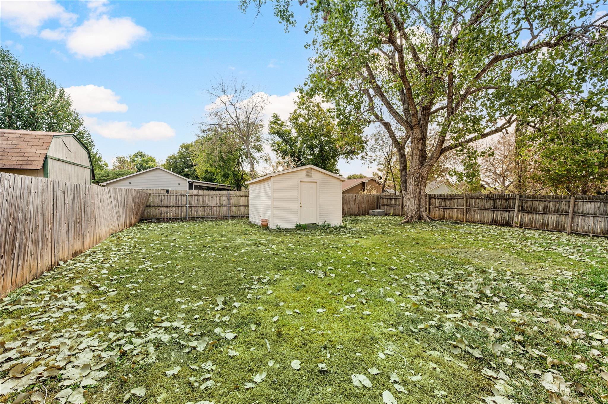 main property photo 23