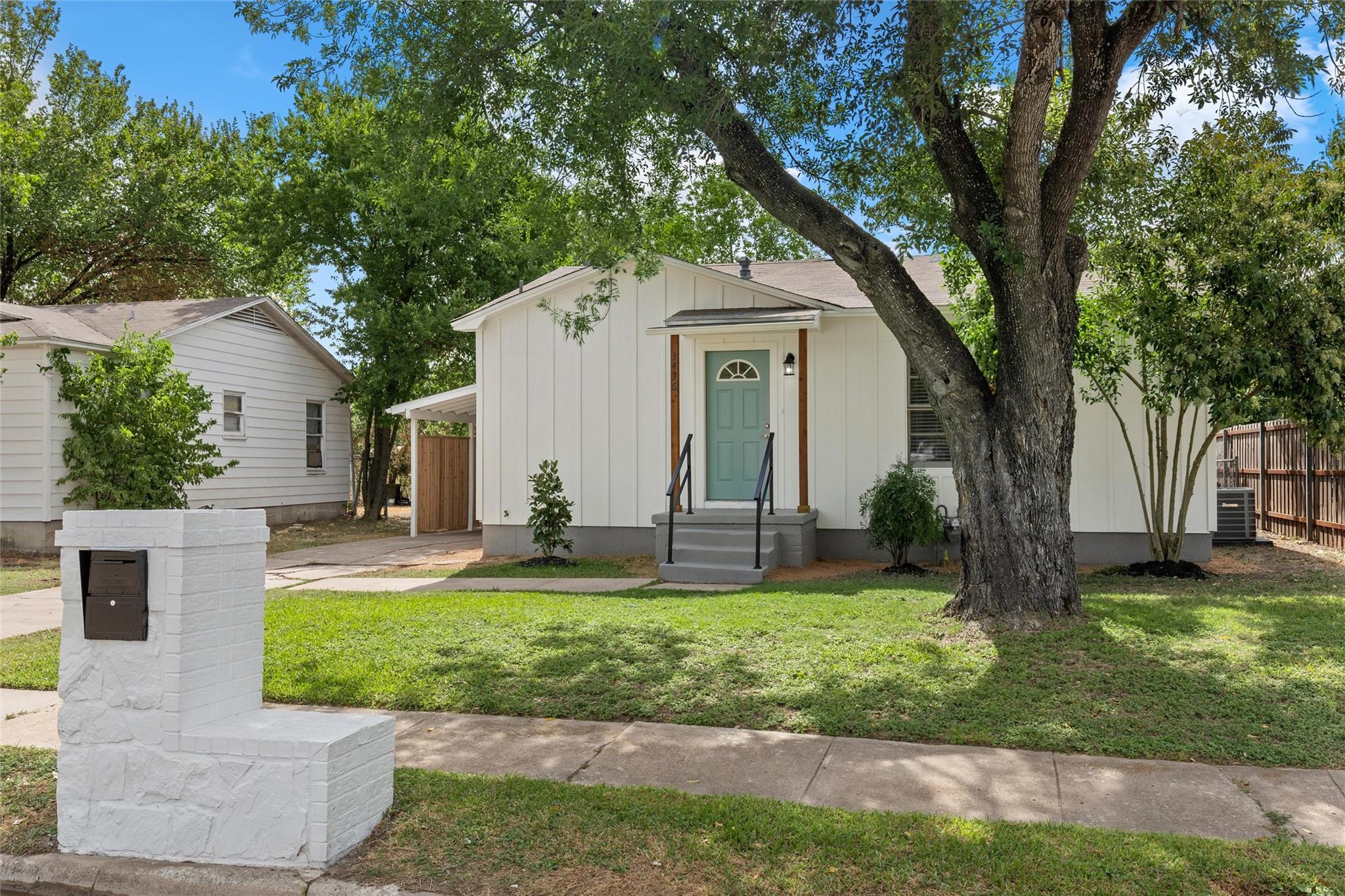 main property photo 3