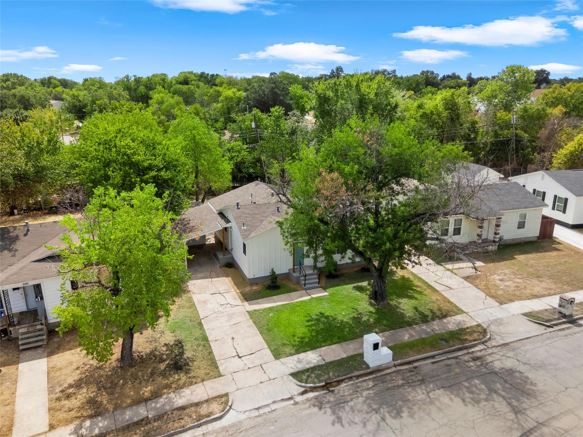 main property photo 30