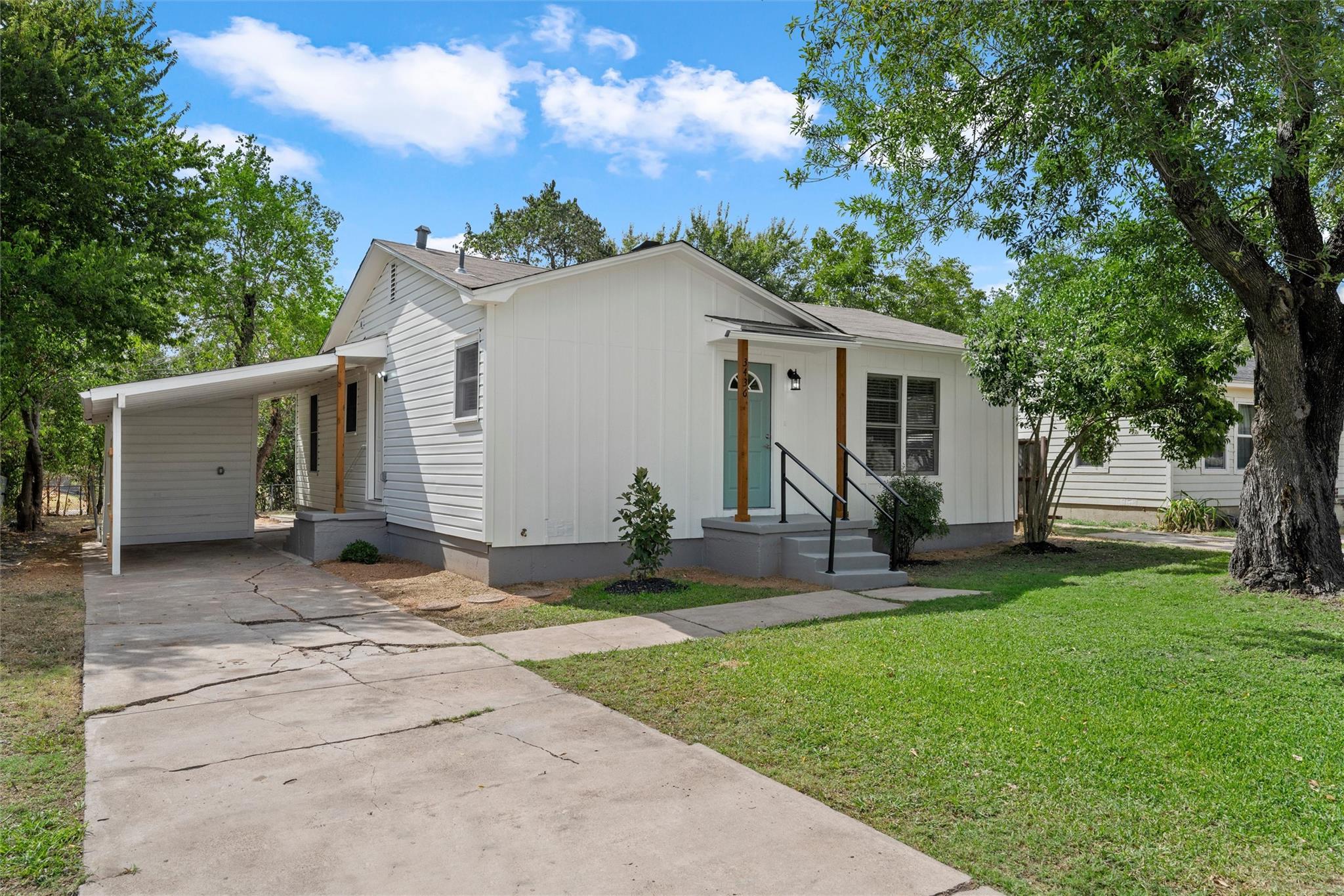 main property photo 31