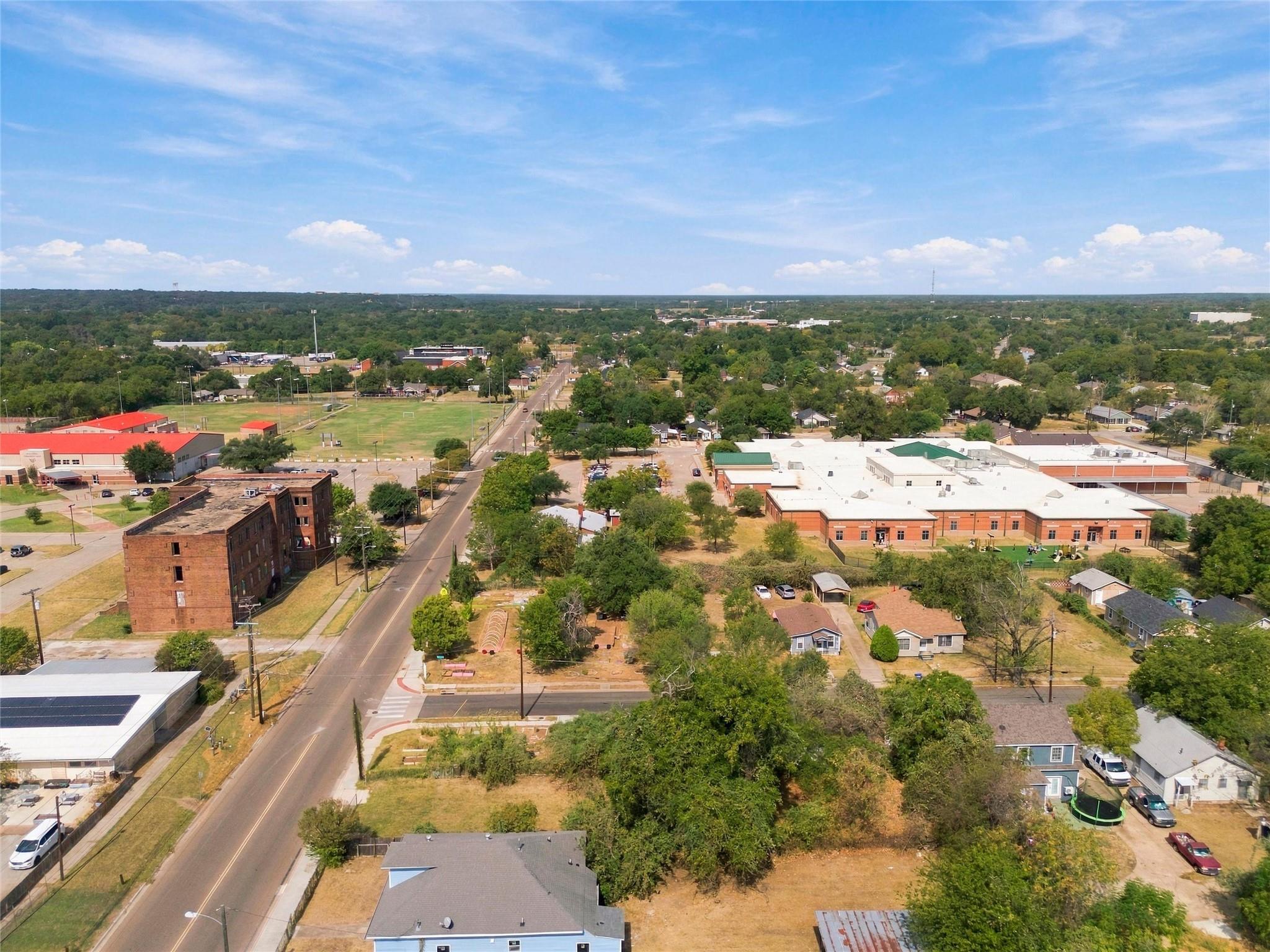 main property photo 10